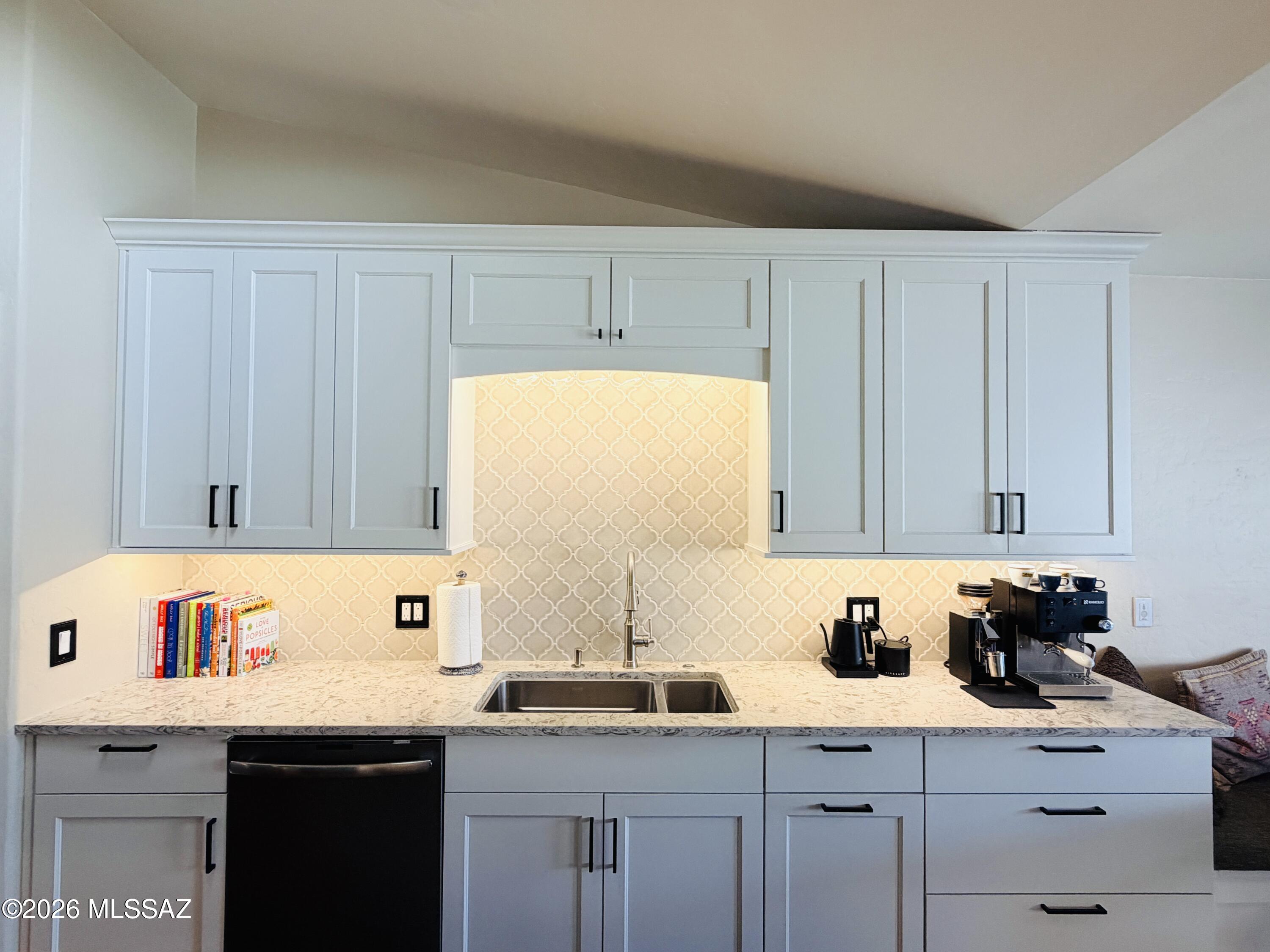 Riverbend - Sabino Canyon Road  (1-97) - Residential Lease