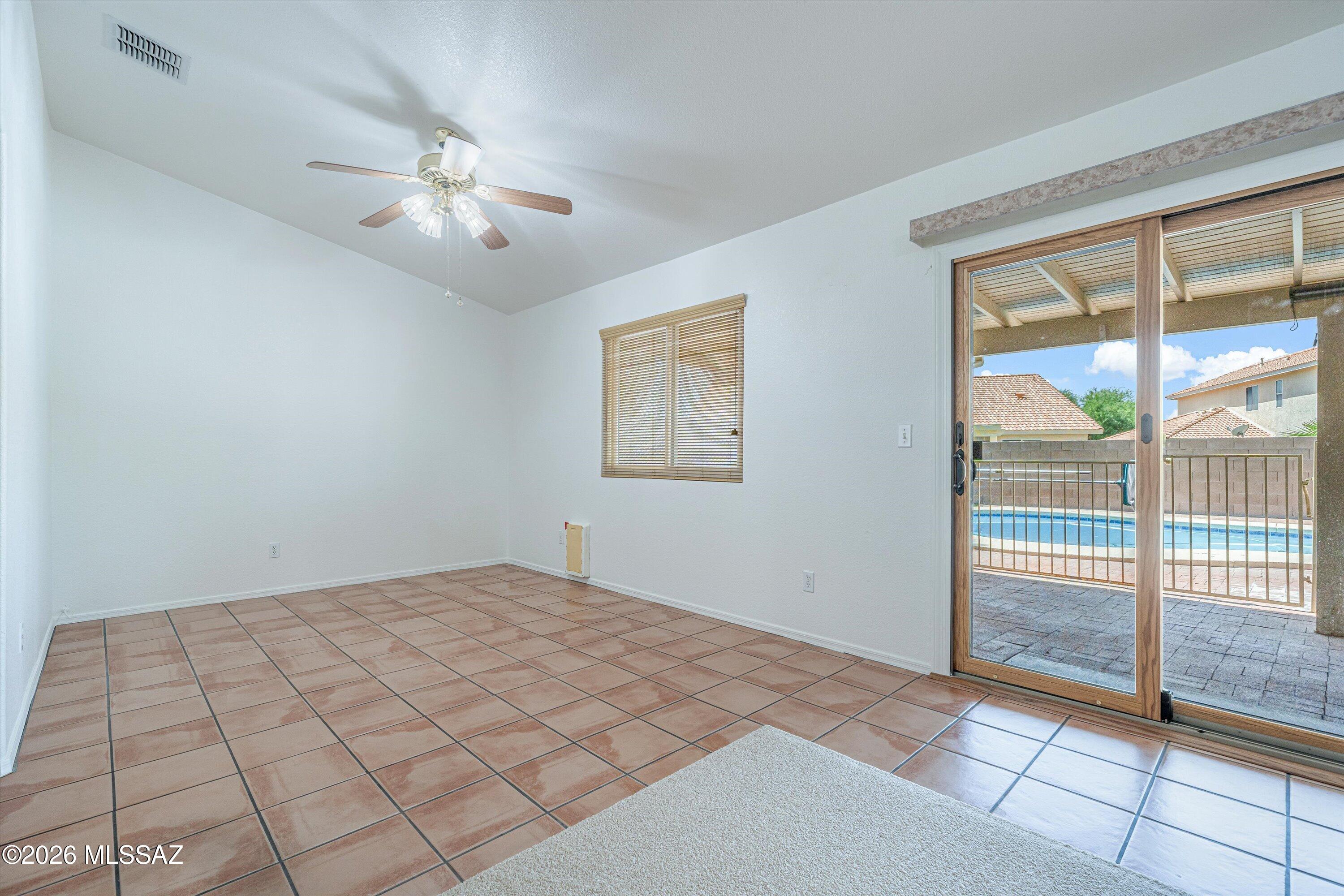Hacienda Del Oro (1-78) - Residential
