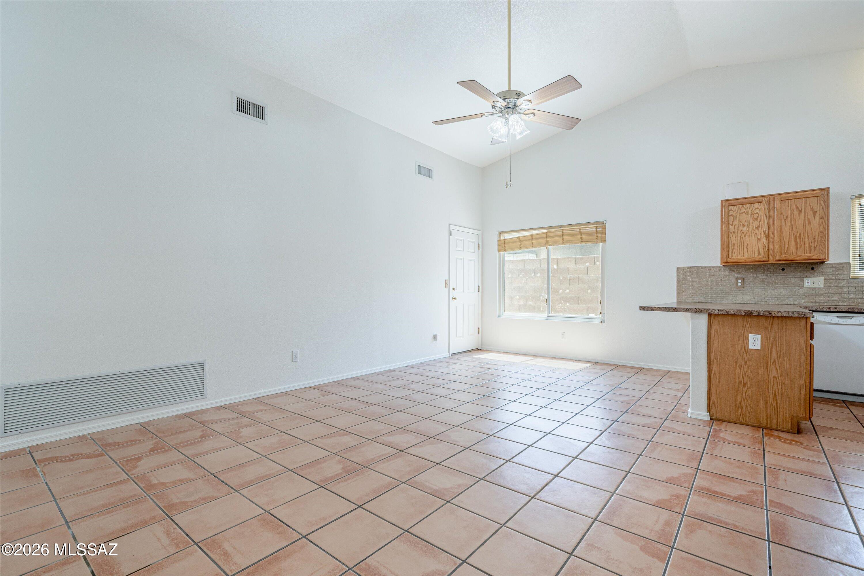 Hacienda Del Oro (1-78) - Residential