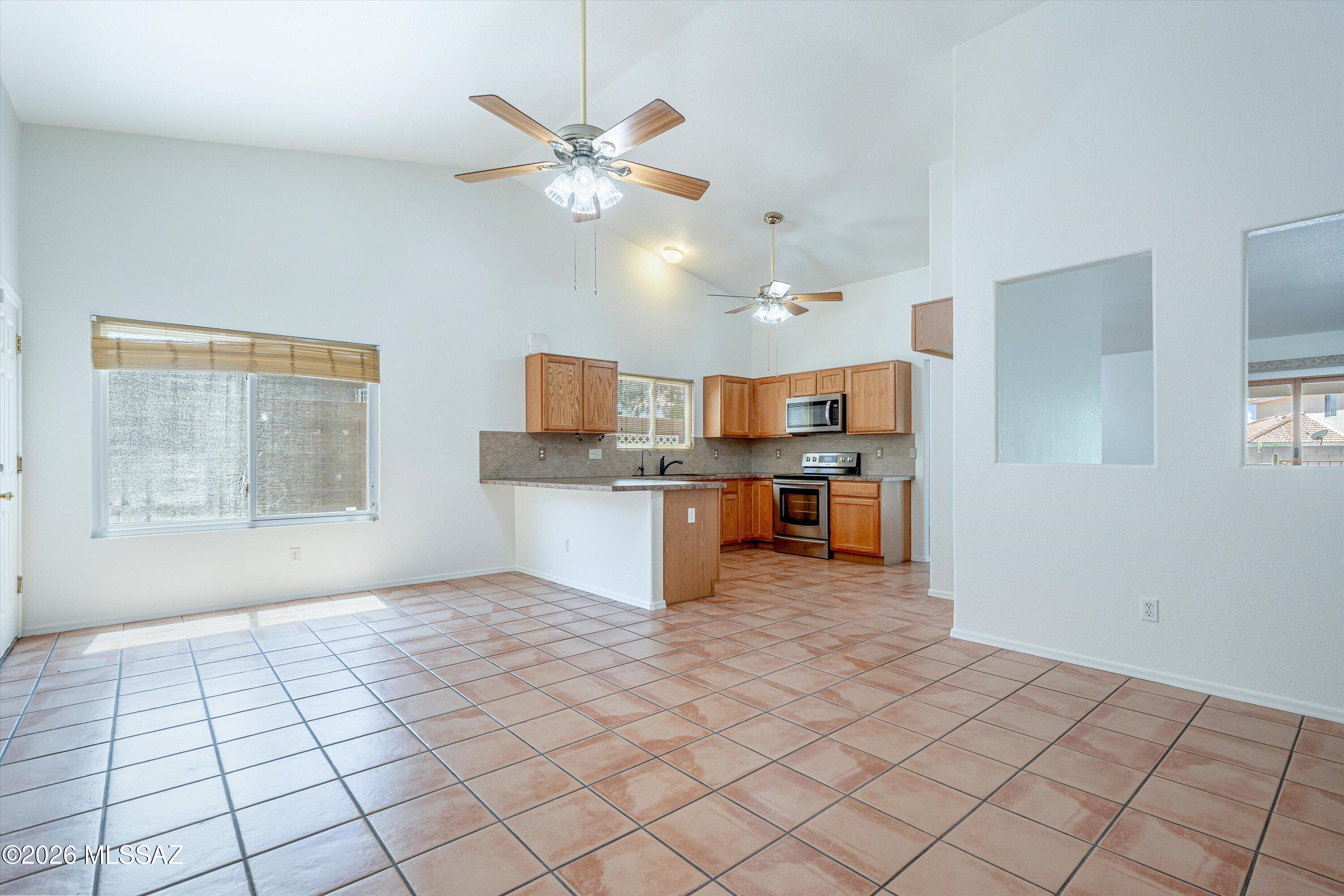 Hacienda Del Oro (1-78) - Residential