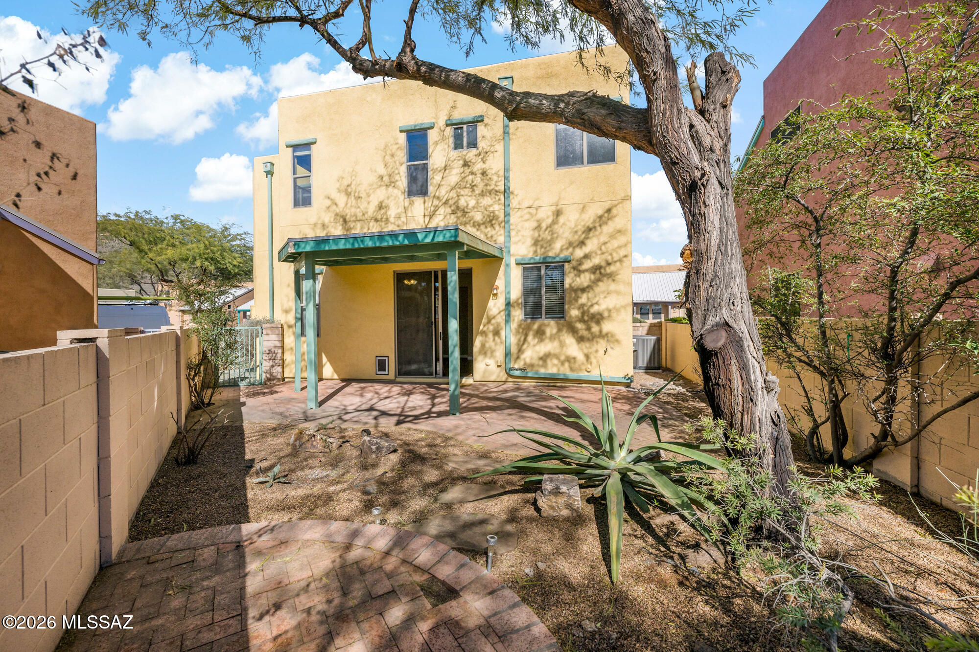 Paseo Estrella (1-104) - Residential Lease