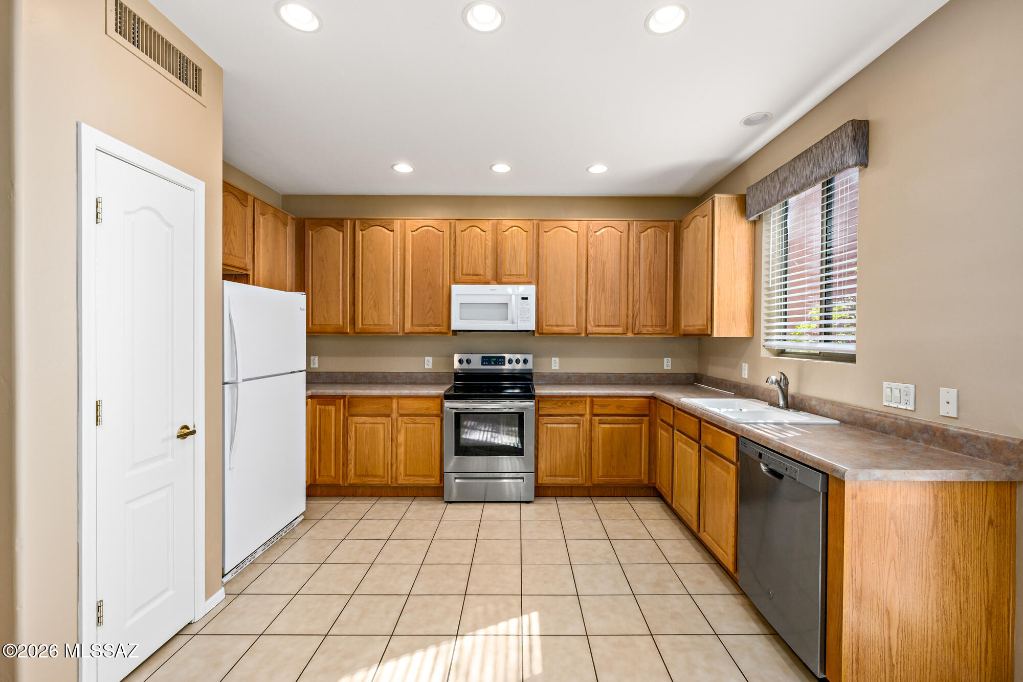 Paseo Estrella (1-104) - Residential Lease