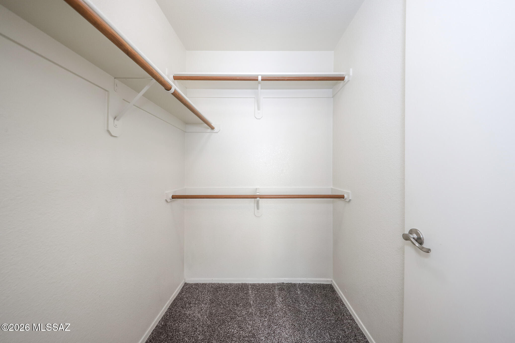 Mountain View Condos. (1-76) - Residential Lease