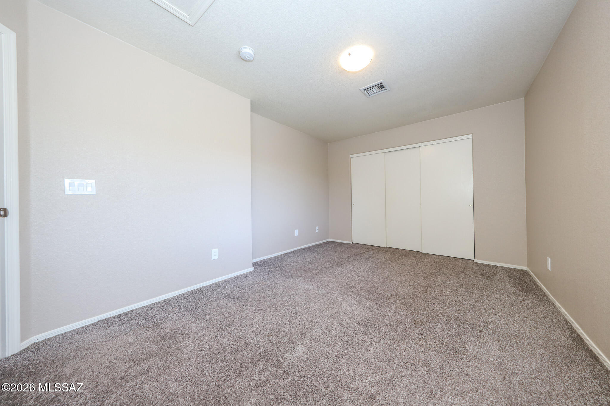 Mountain View Condos. (1-76) - Residential Lease