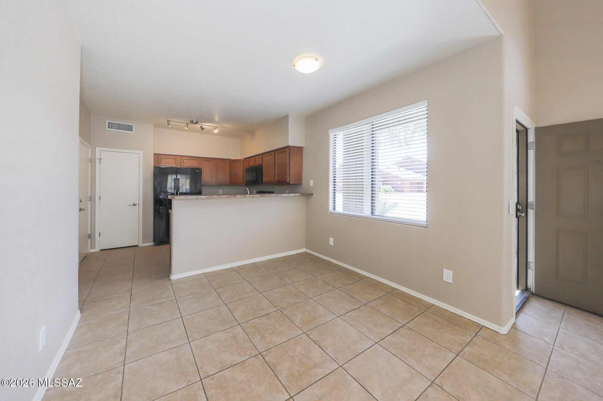 Mountain View Condos. (1-76) - Residential Lease