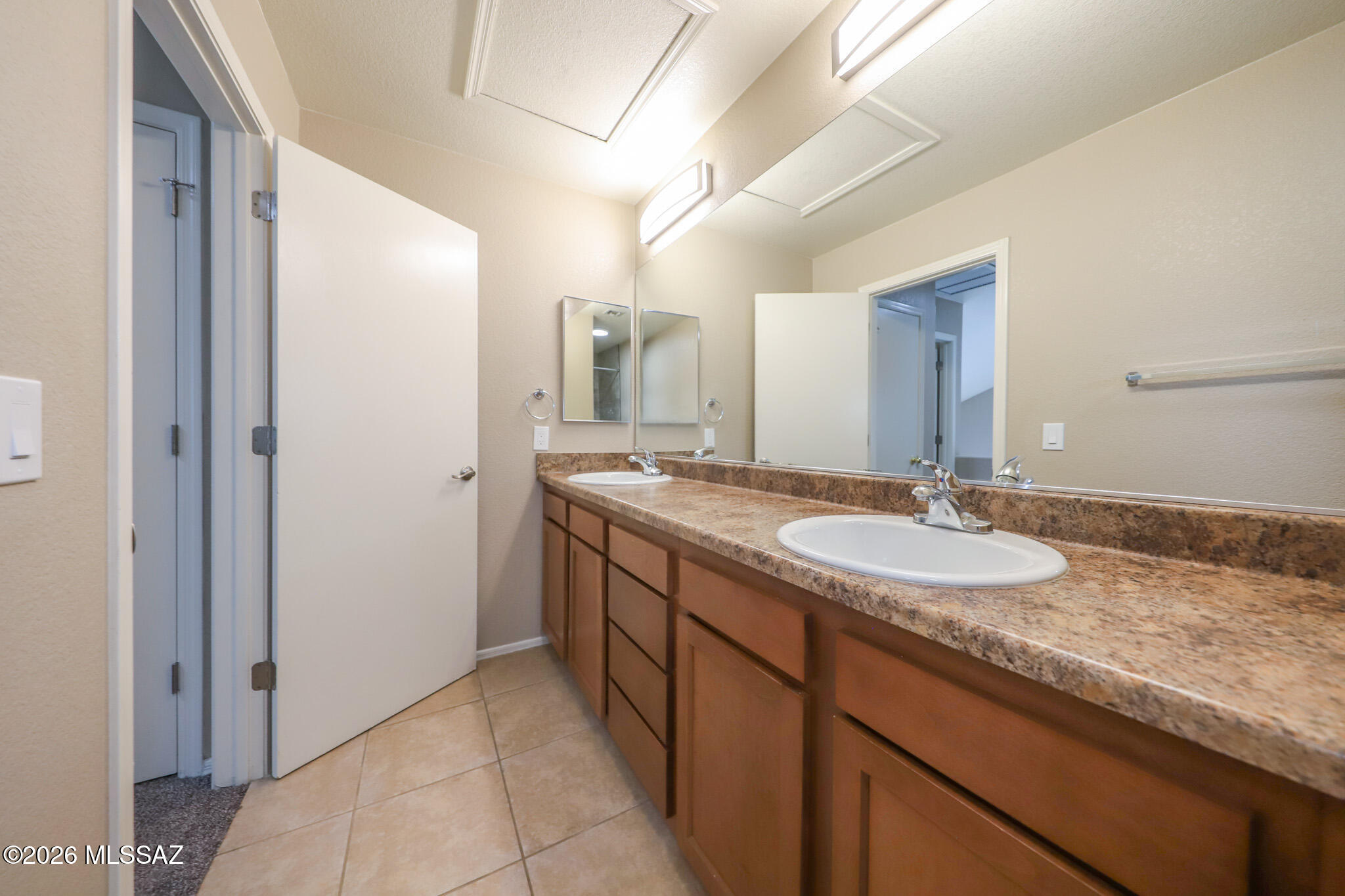Mountain View Condos. (1-76) - Residential Lease