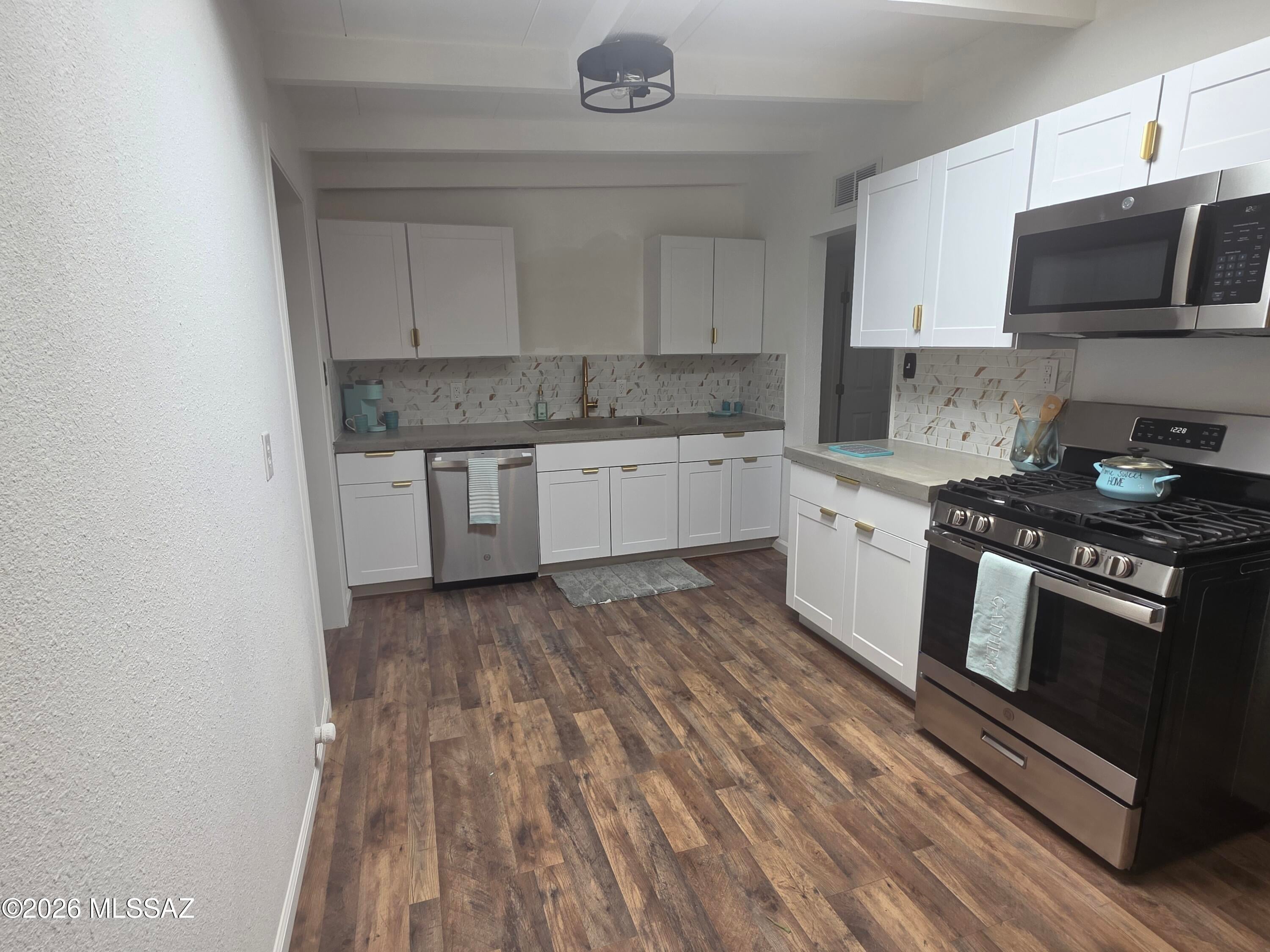 Unsubdivided - Residential