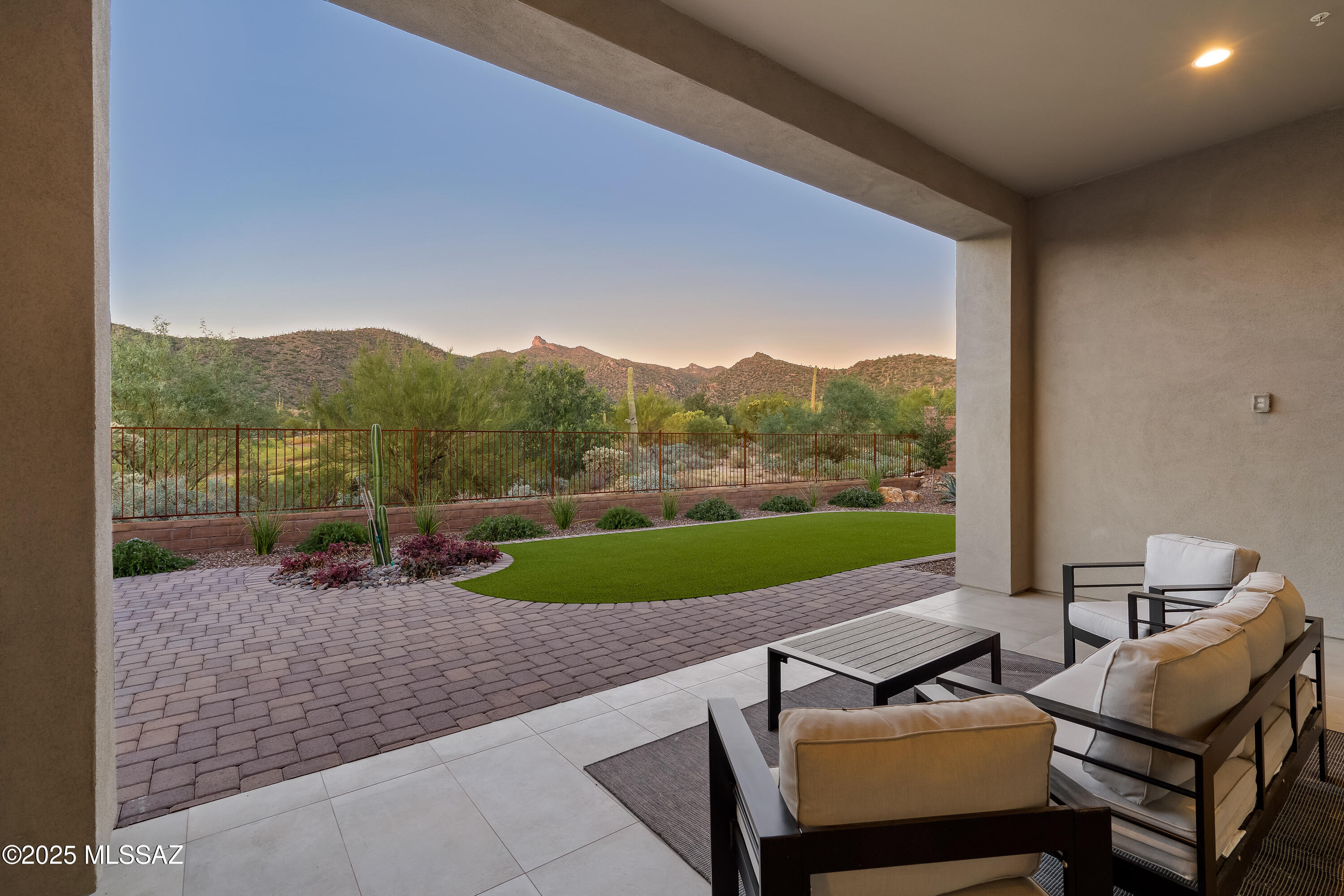 Boulder Bridge Pass III At Dove Mountain SQ20143000307 - Residential