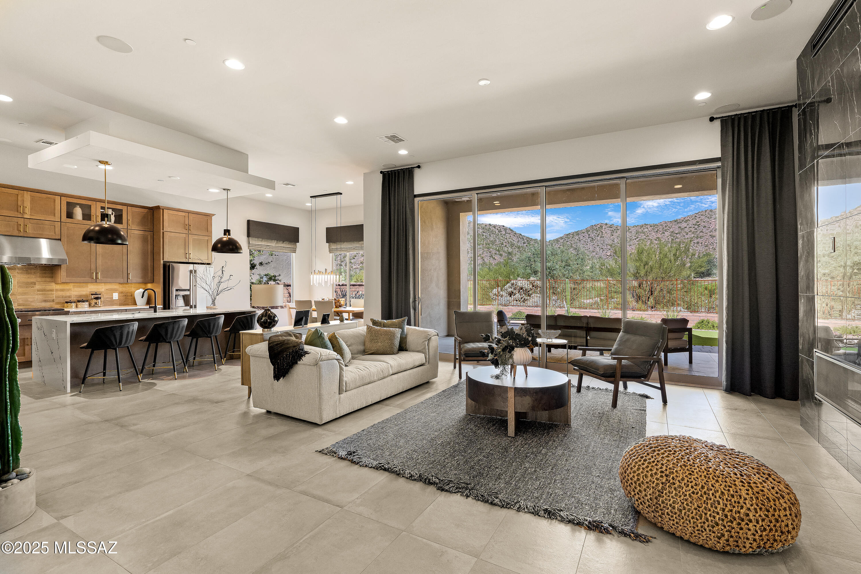 Boulder Bridge Pass III At Dove Mountain SQ20143000307 - Residential