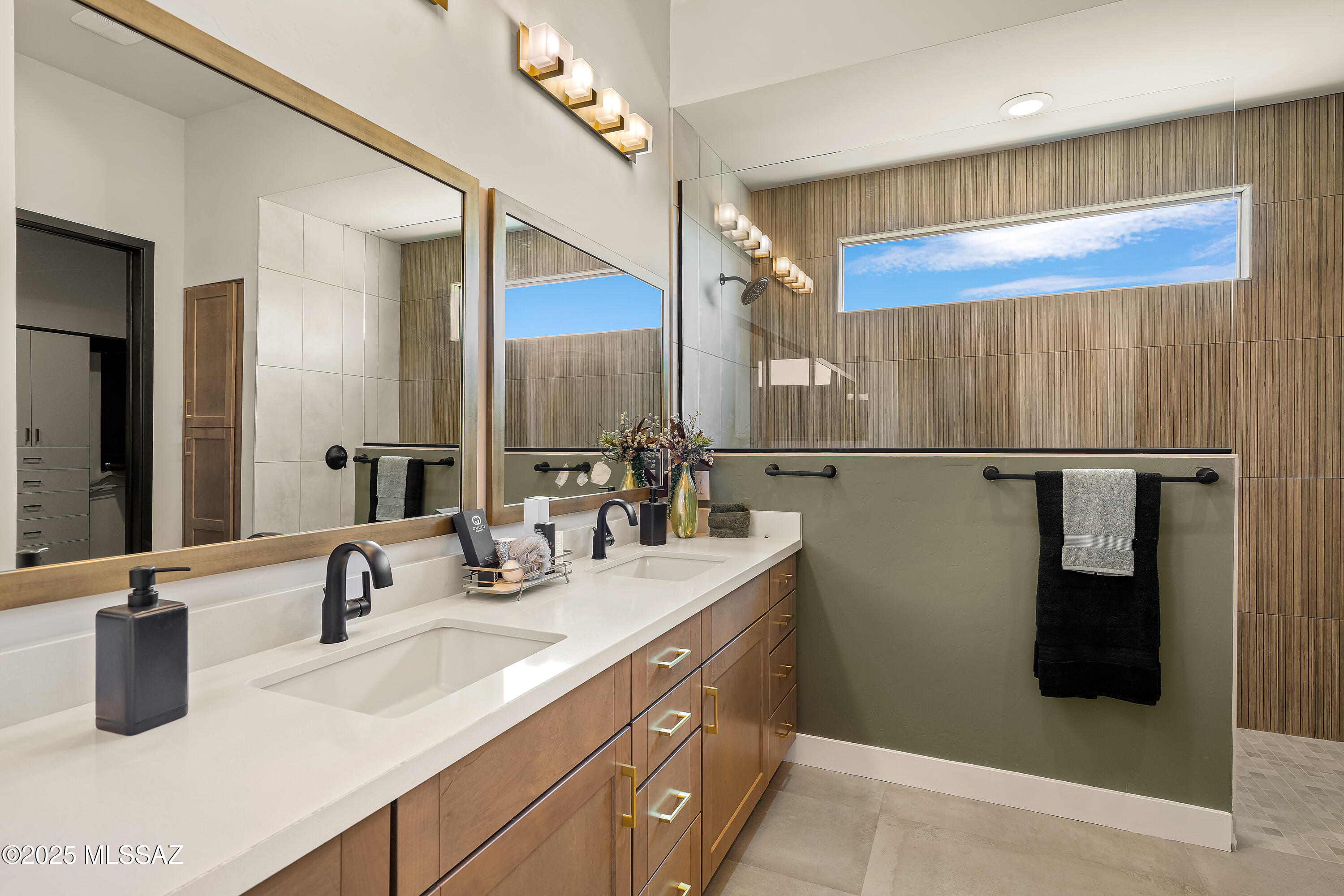 Boulder Bridge Pass III At Dove Mountain SQ20143000307 - Residential