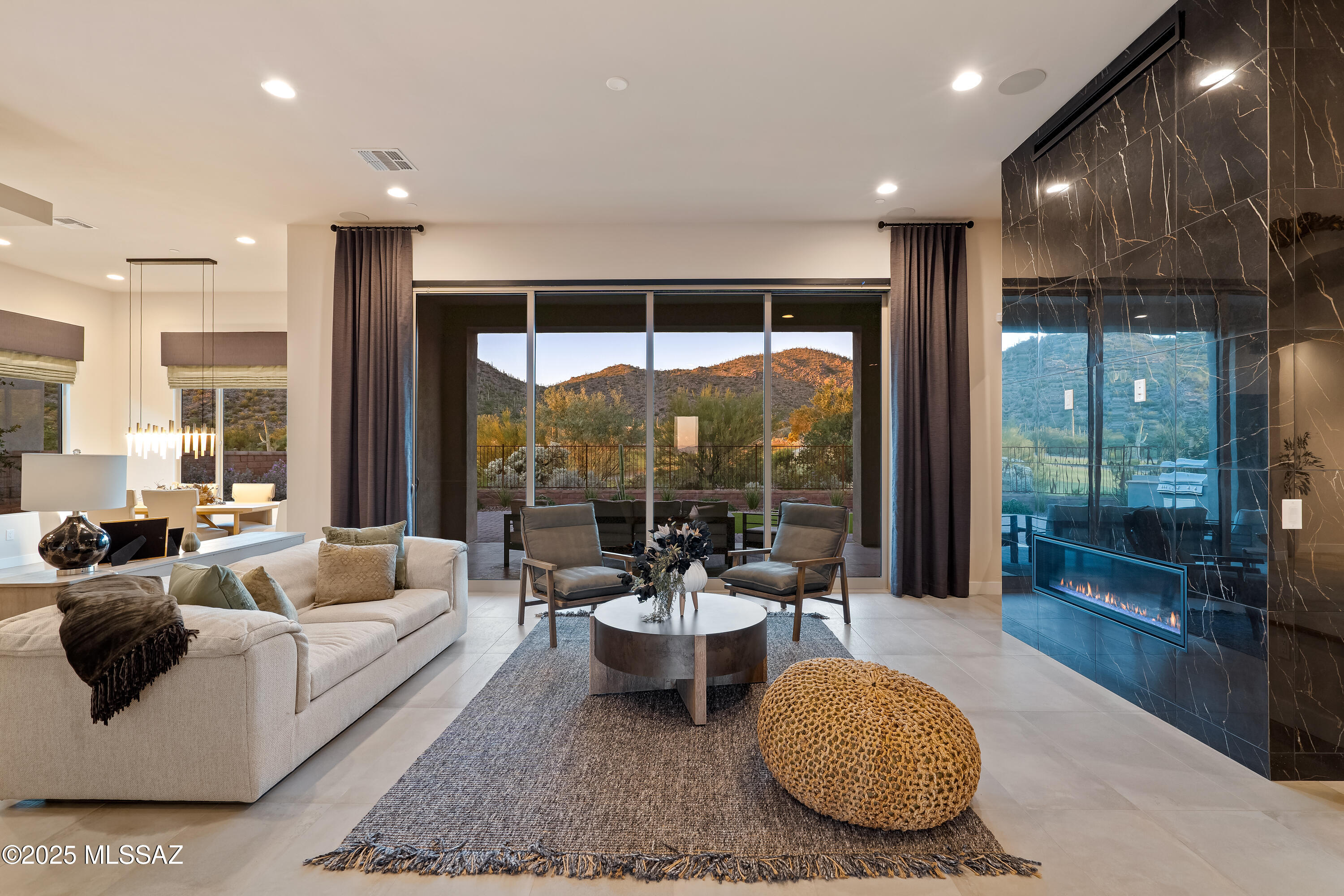 Boulder Bridge Pass III At Dove Mountain SQ20143000307 - Residential