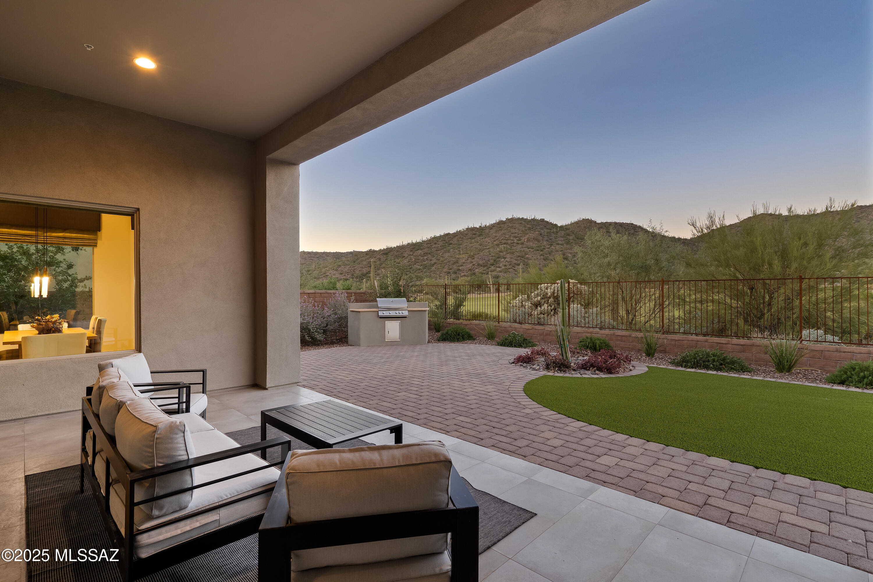 Boulder Bridge Pass III At Dove Mountain SQ20143000307 - Residential