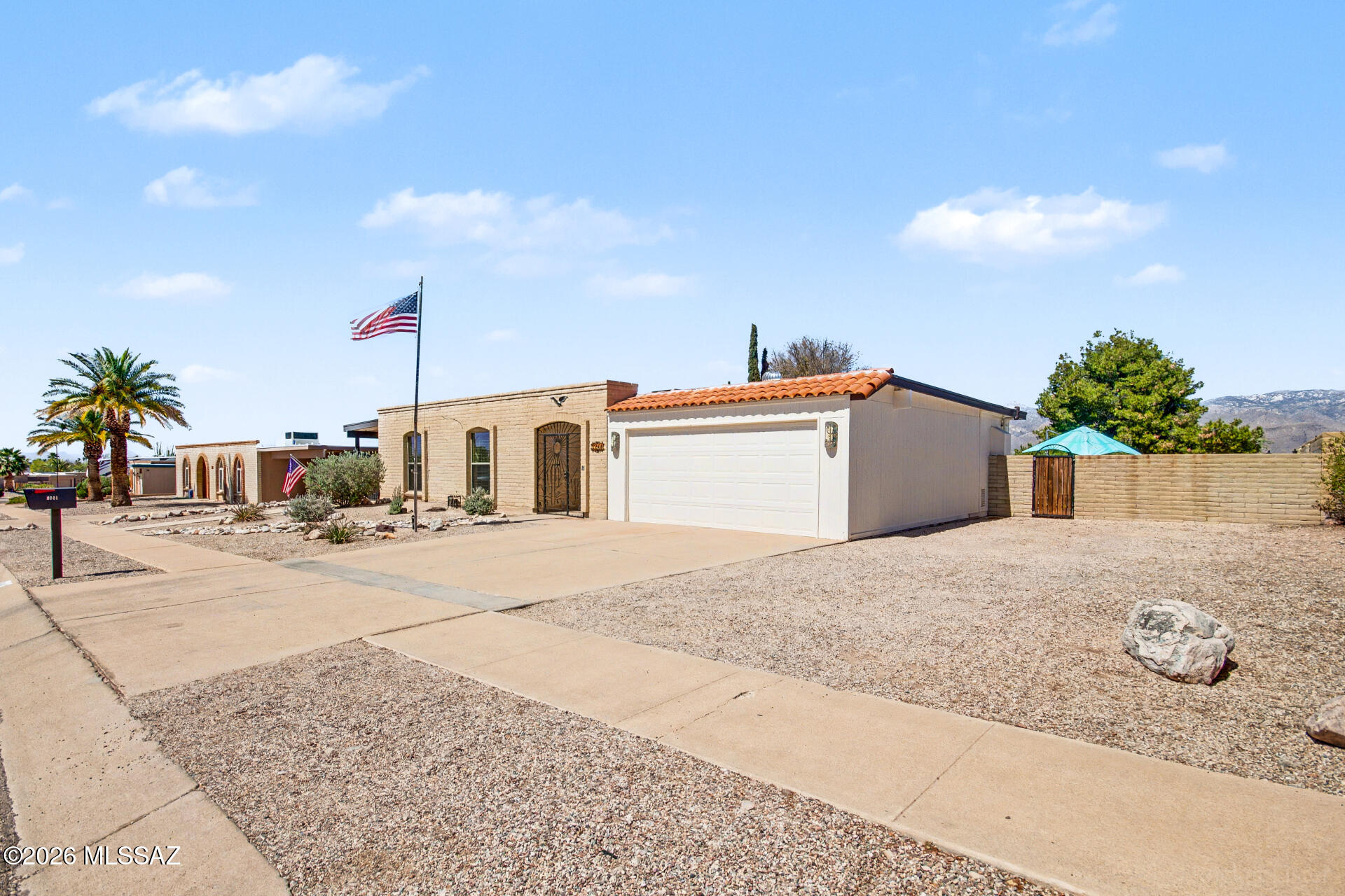 Broadway East (254-390) - Residential