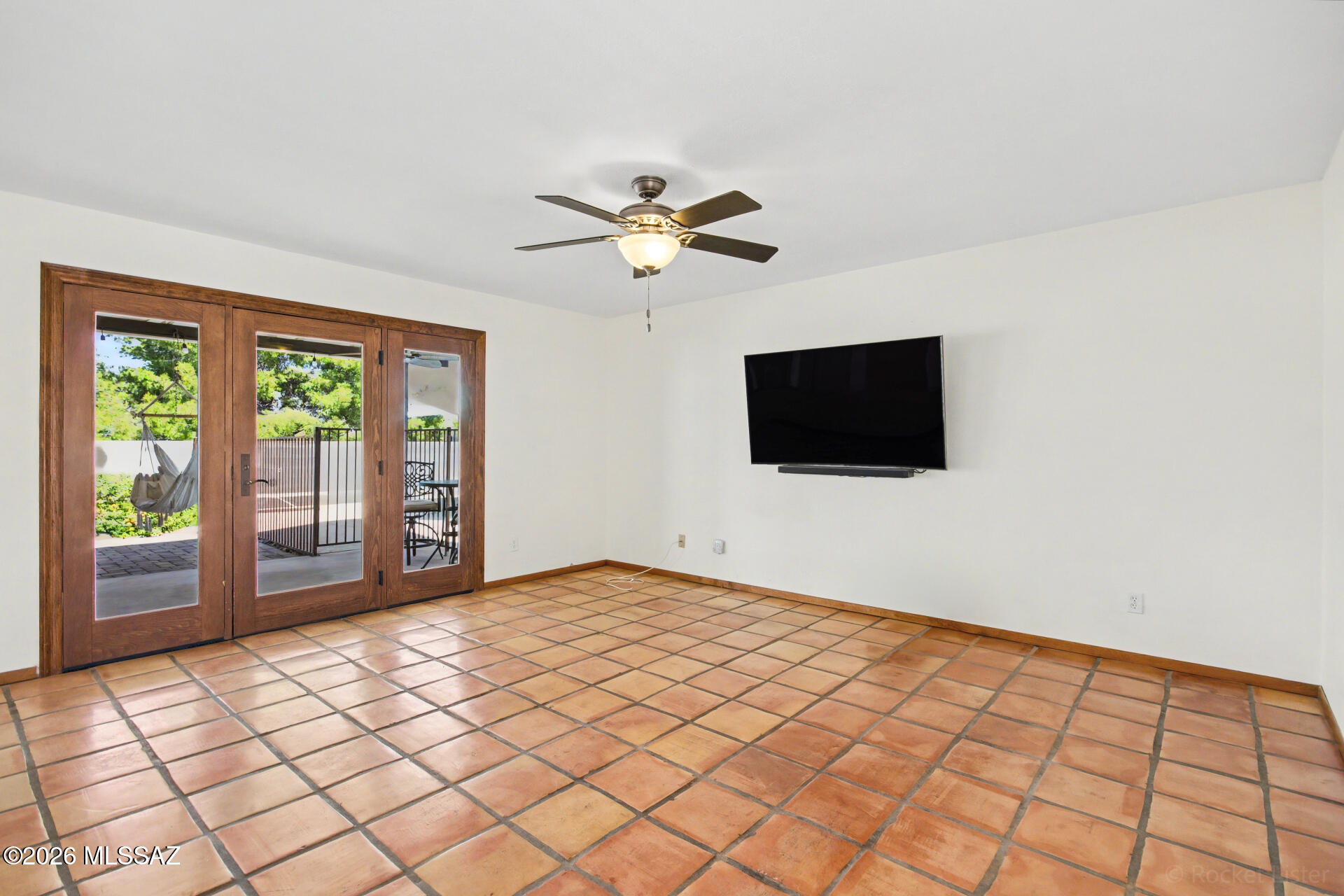 Broadway East (254-390) - Residential