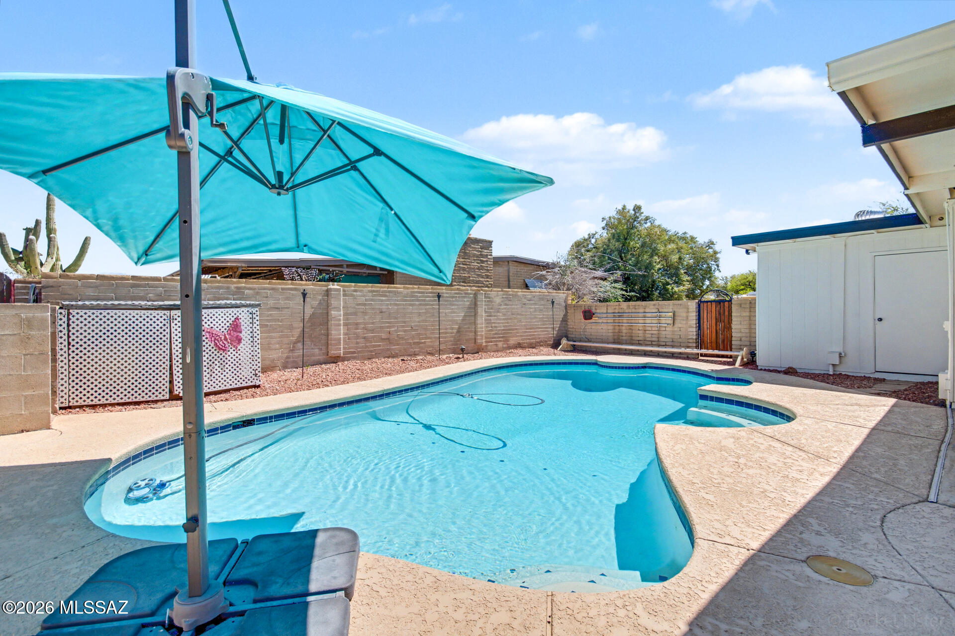 Broadway East (254-390) - Residential