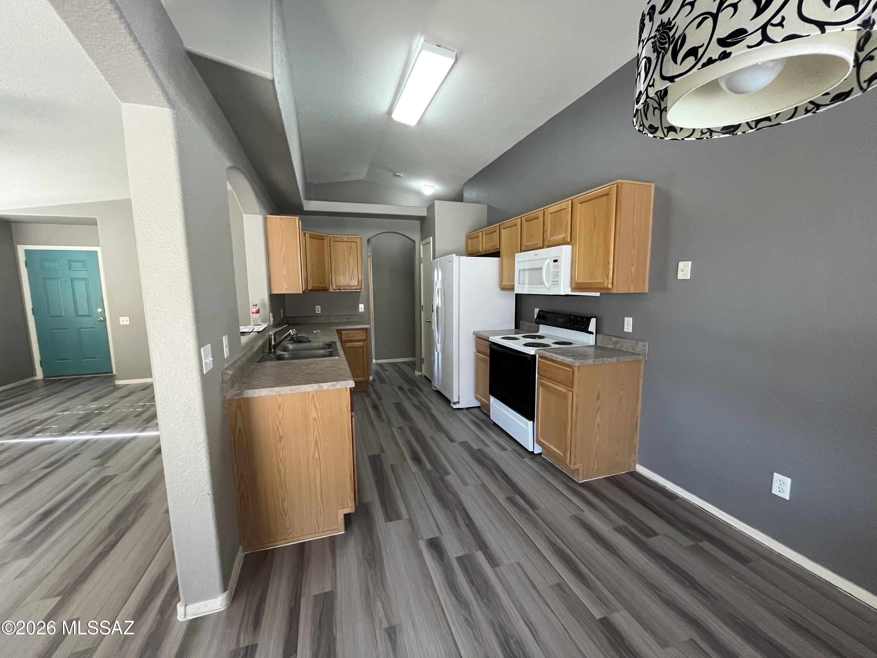 Arroyo Ridge (1 - 184) - Residential Lease