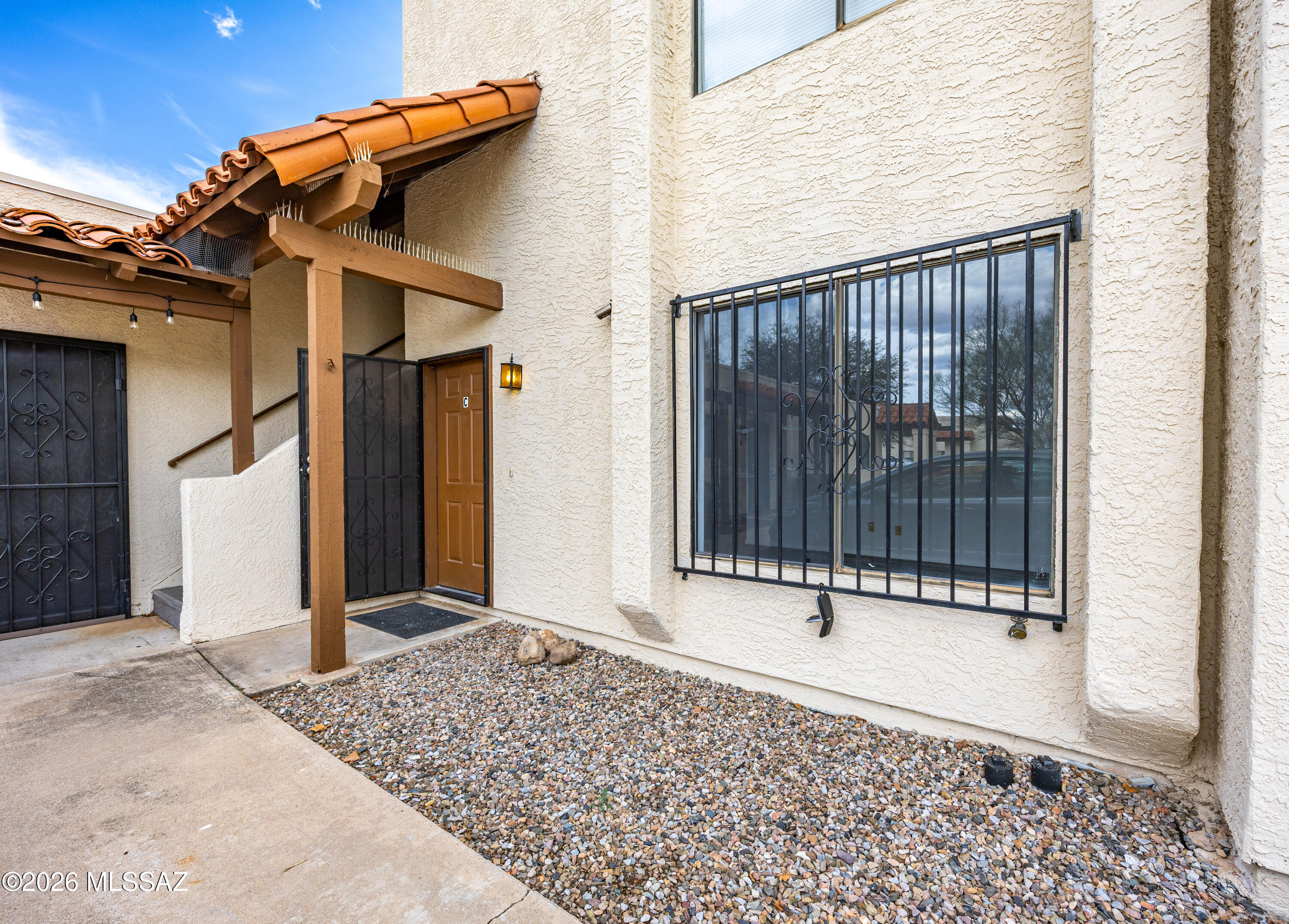 Charming and move-in ready condo in the Pueblo del Sol community in Sierra Vista! This 2-bedroom, 1-bath home offers 798 sq ft of comfortable living with fresh interior paint and trim and durable vinyl plank flooring throughout. The bright living area flows into an efficient kitchen, and all appliances are included—refrigerator plus a convenient stacked washer and dryer—making this a true turnkey opportunity. Step outside to your private, fenced back patio, perfect for relaxing, pets, or a small garden. Located near shopping, dining, and Fort Huachuca, this low-maintenance property is ideal for first-time buyers, seasonal residents, or investors seeking an affordable option in a convenient location. Don't miss this clean and updated condo ready for its next owner!