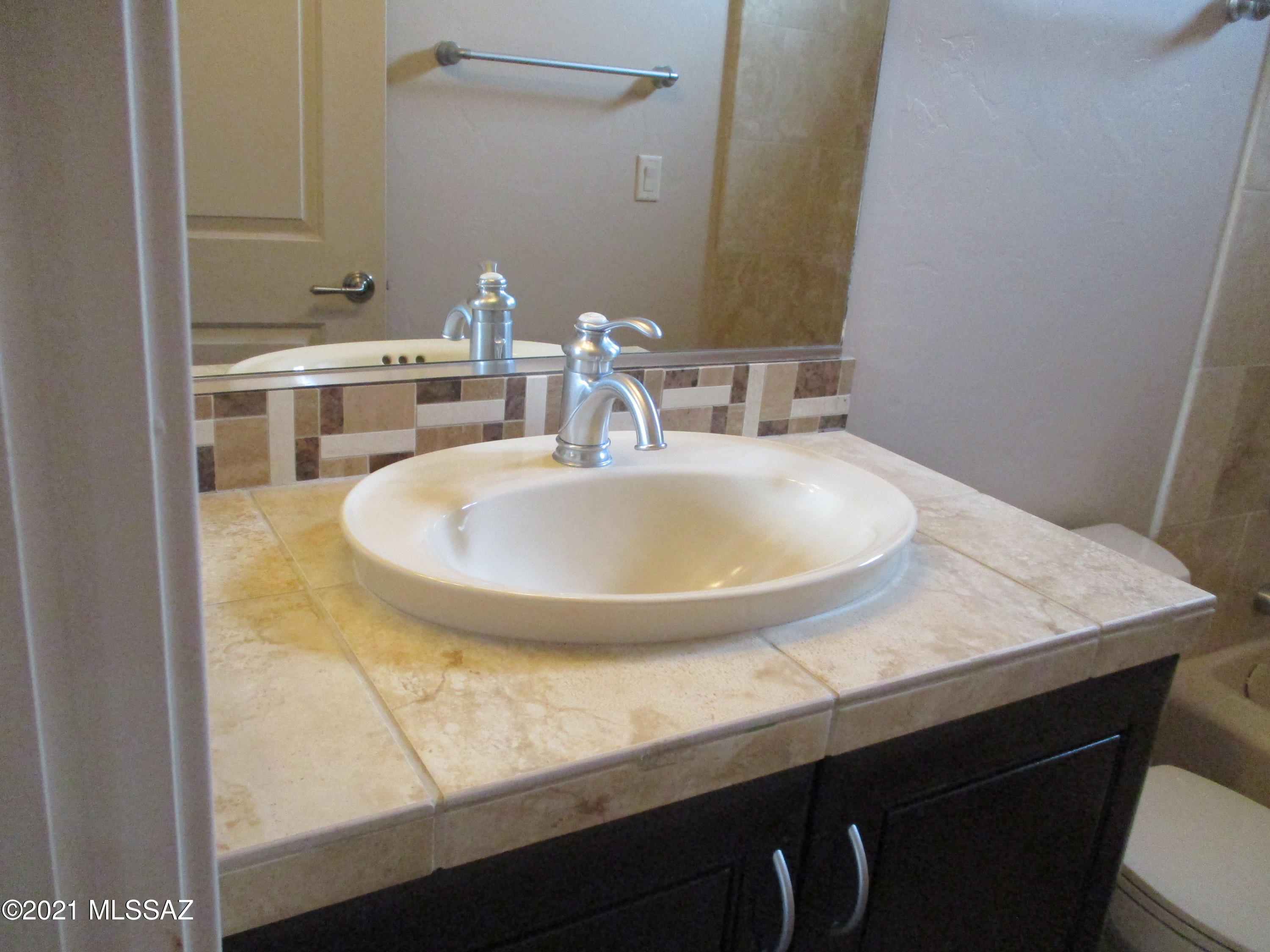 Placita Escondida Bldgs 18-20 Units 1-204 - Residential Lease
