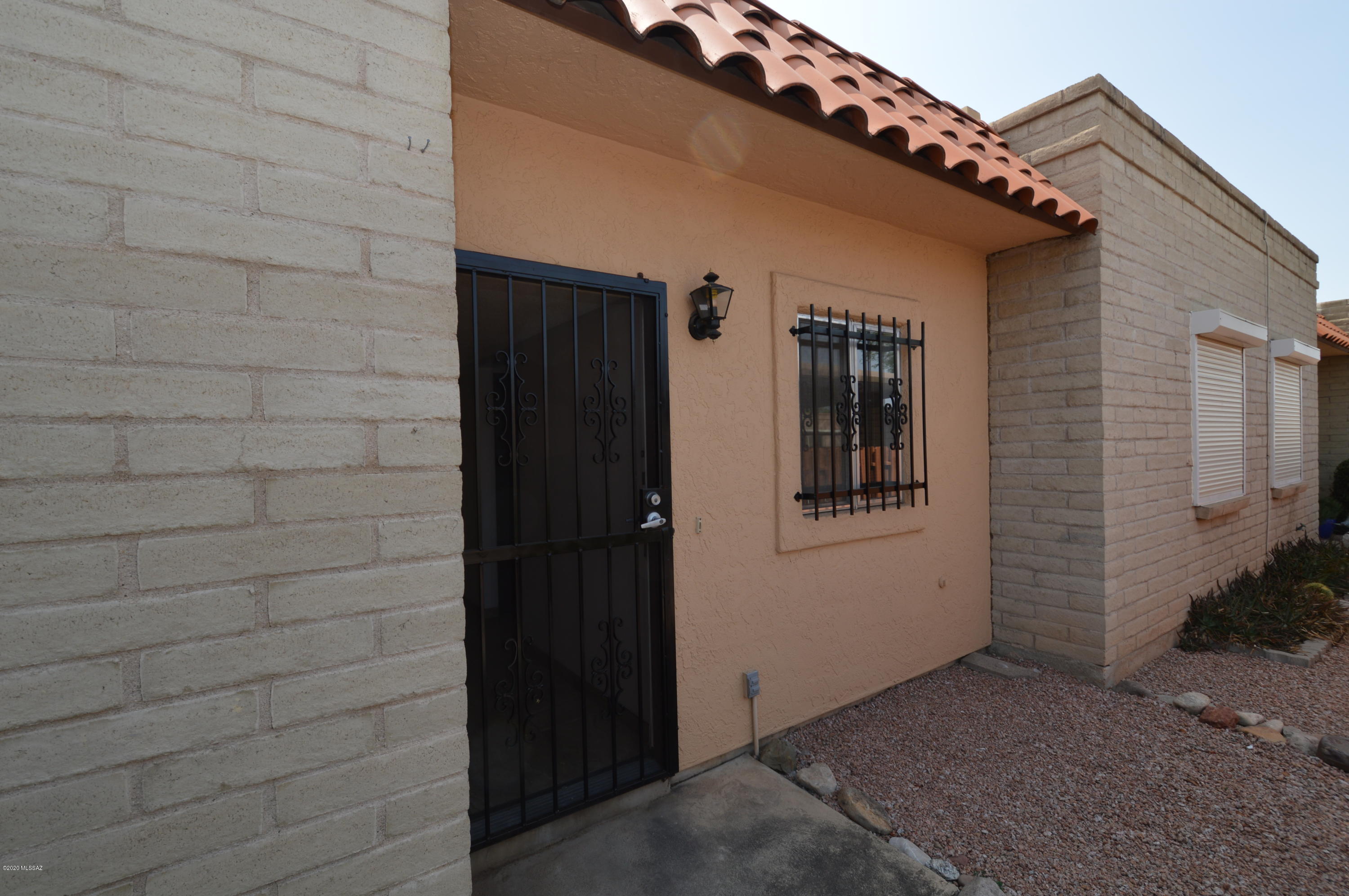 Pantano Park Townhouses - Residential Lease