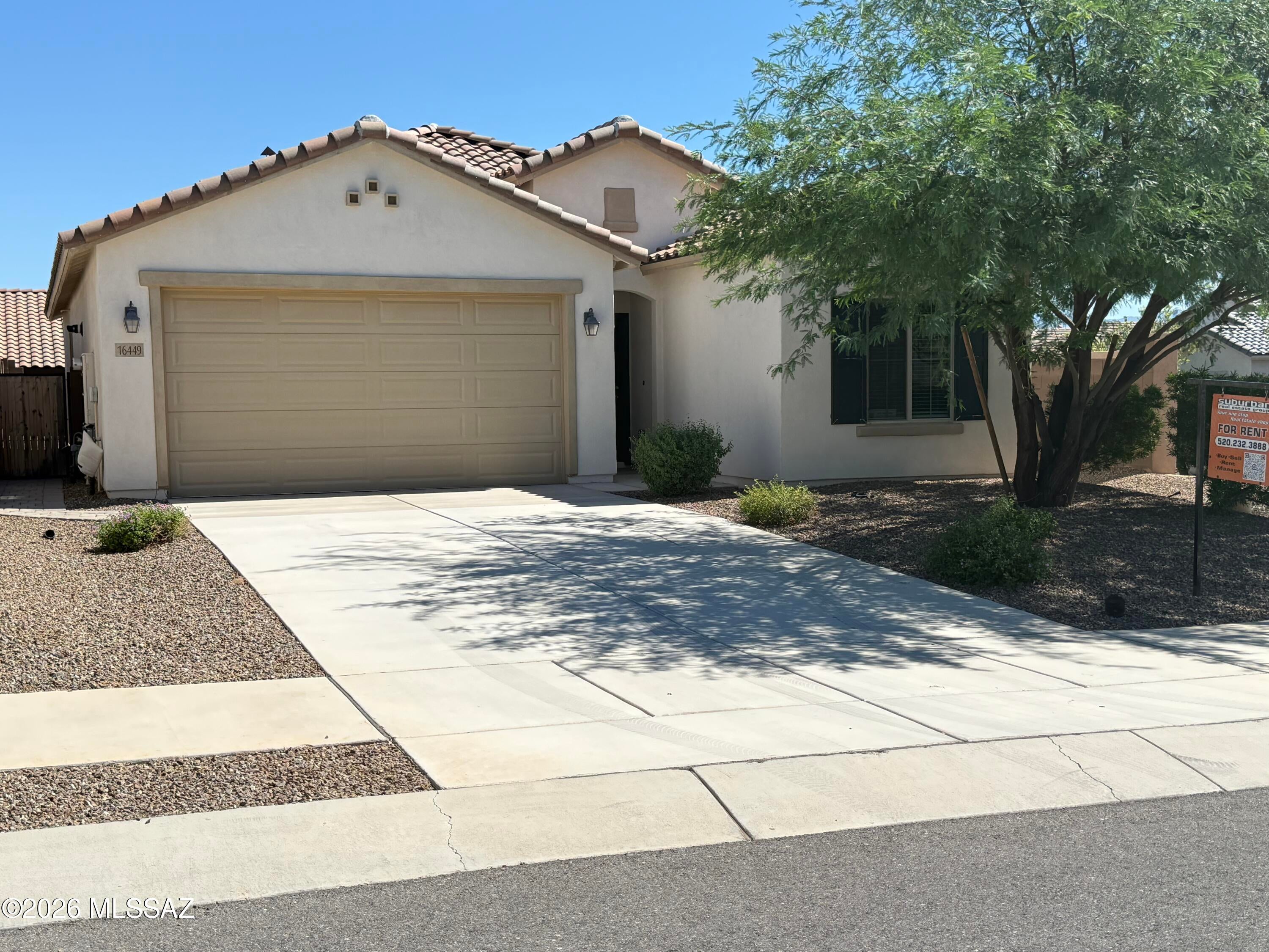 Situated on lovely corner lot with mature landscaping this home features 3 bedrooms (carpeted), 2 baths.  Spacious living area open to kitchen, granite counters in kitchen & Stainless appliances , cultured marble in baths. Tile floors in living and traffic areas.
Screened back patio and walled yard