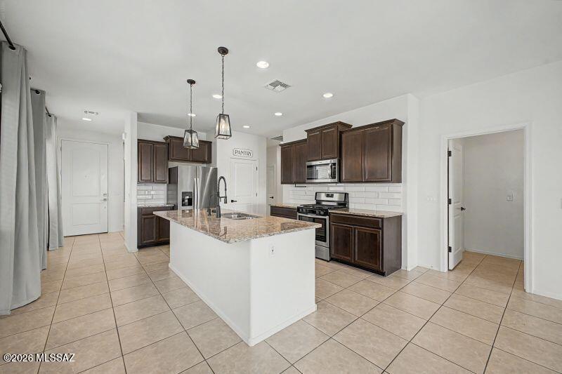 Rancho Del Lago (1-100) - Residential Lease