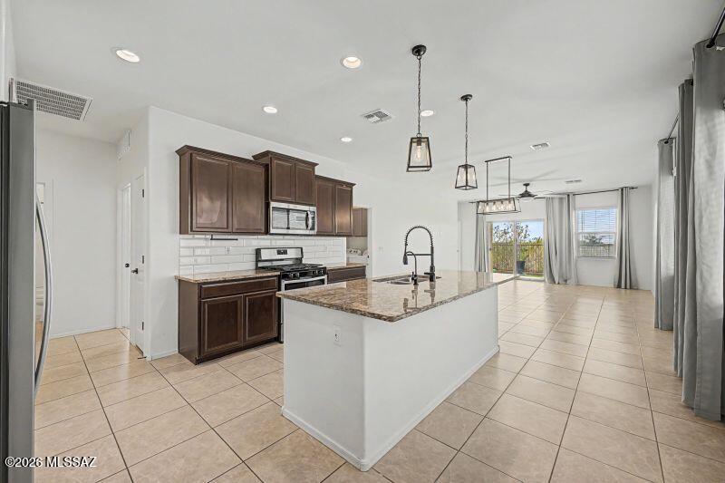 Rancho Del Lago (1-100) - Residential Lease