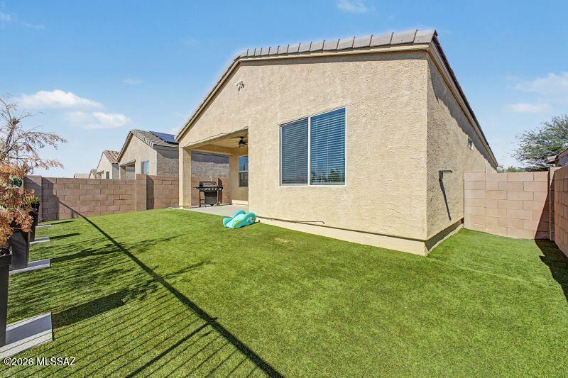 Rancho Del Lago (1-100) - Residential Lease