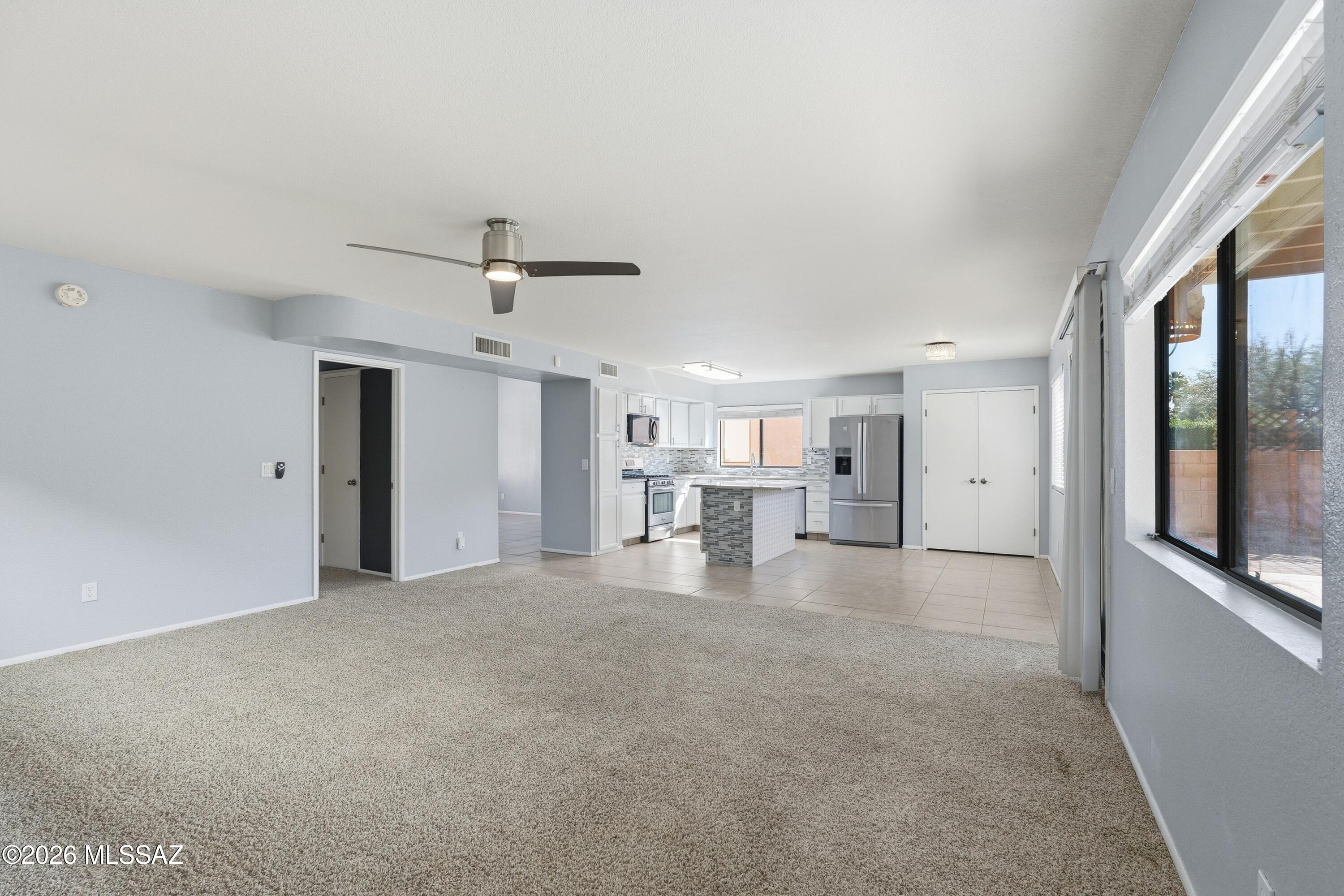 Hacienda Del Oro (1-879) - Residential Lease