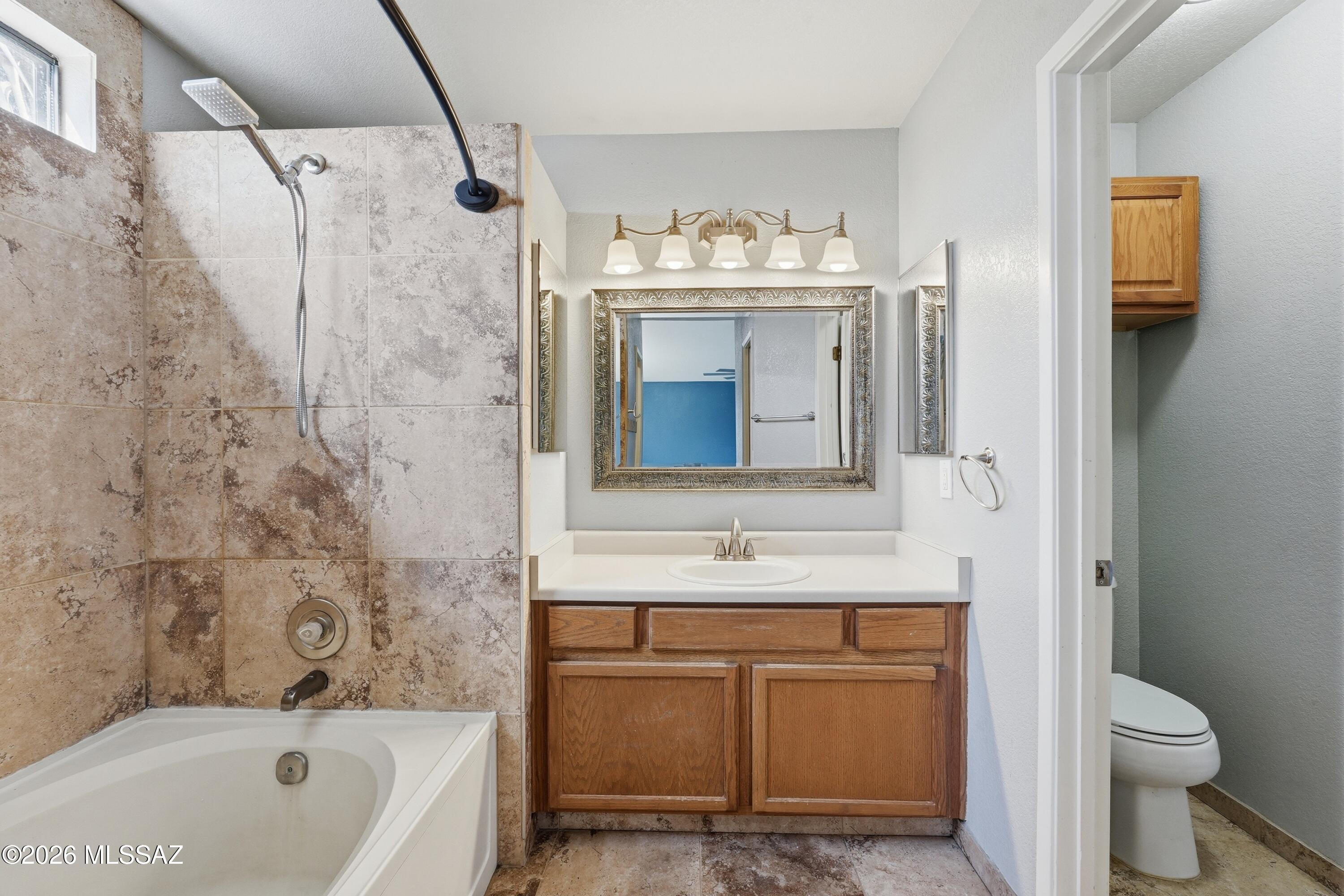 Hacienda Del Oro (1-879) - Residential Lease