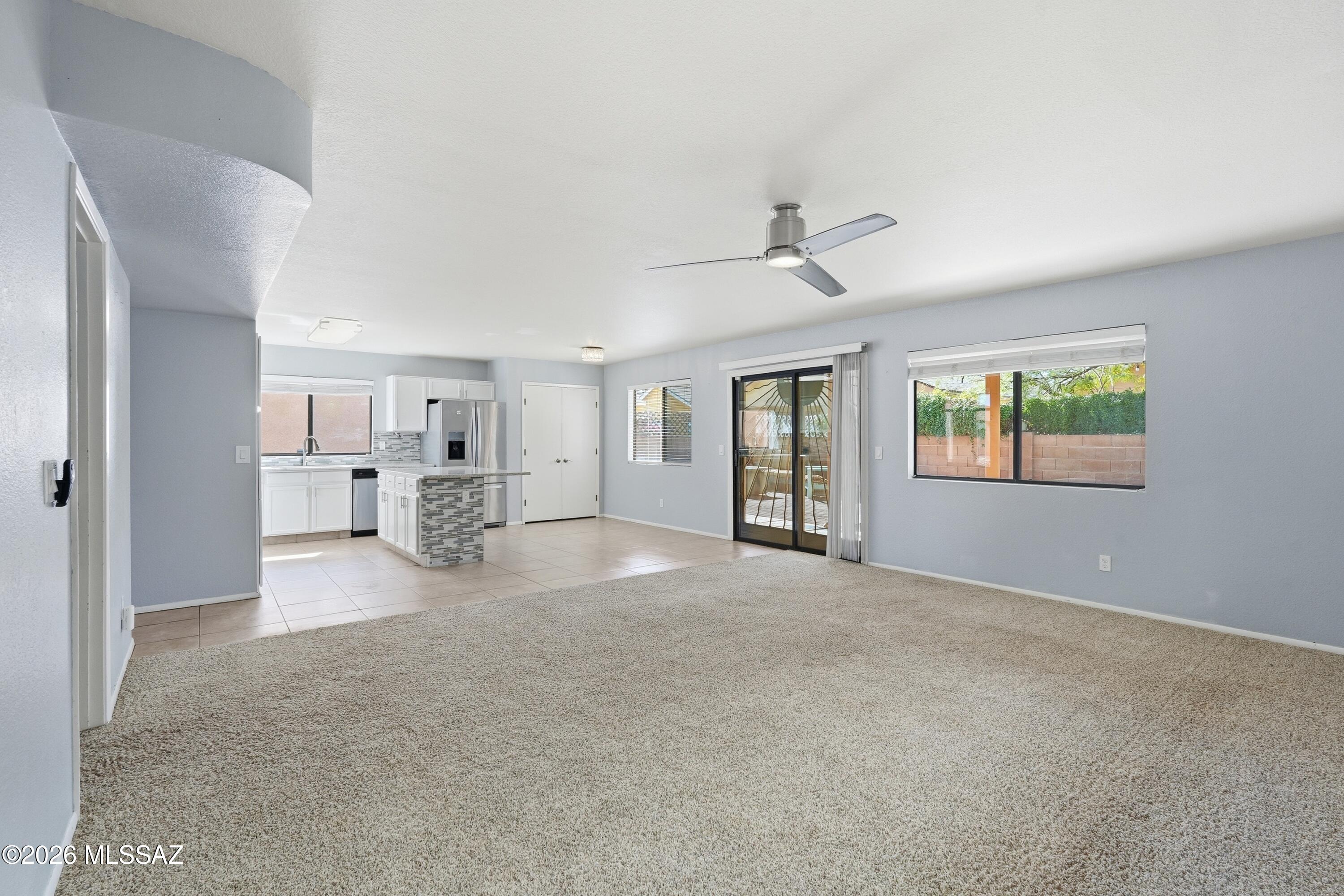 Hacienda Del Oro (1-879) - Residential Lease