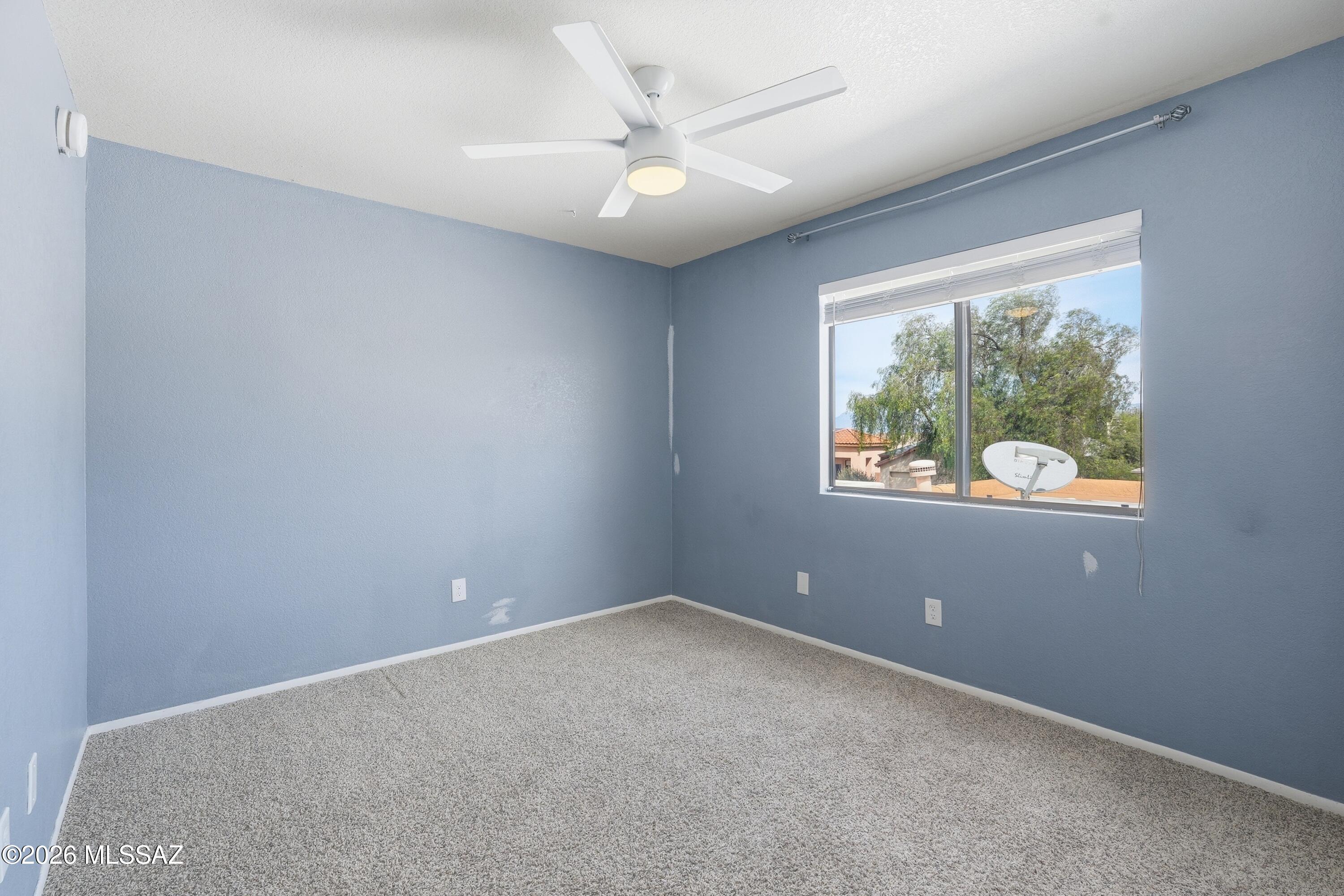 Hacienda Del Oro (1-879) - Residential Lease