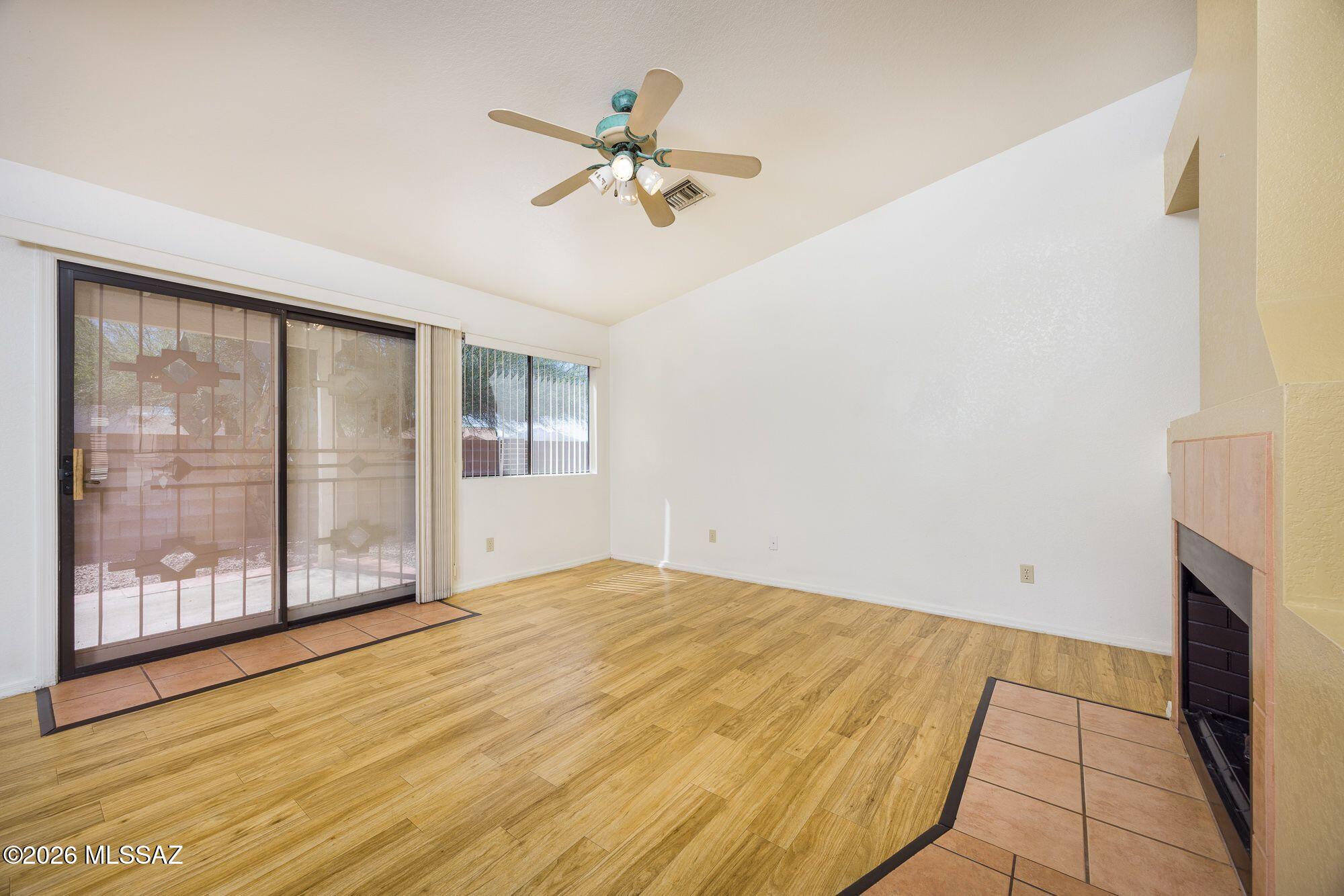 Country Club(1-221) - Residential