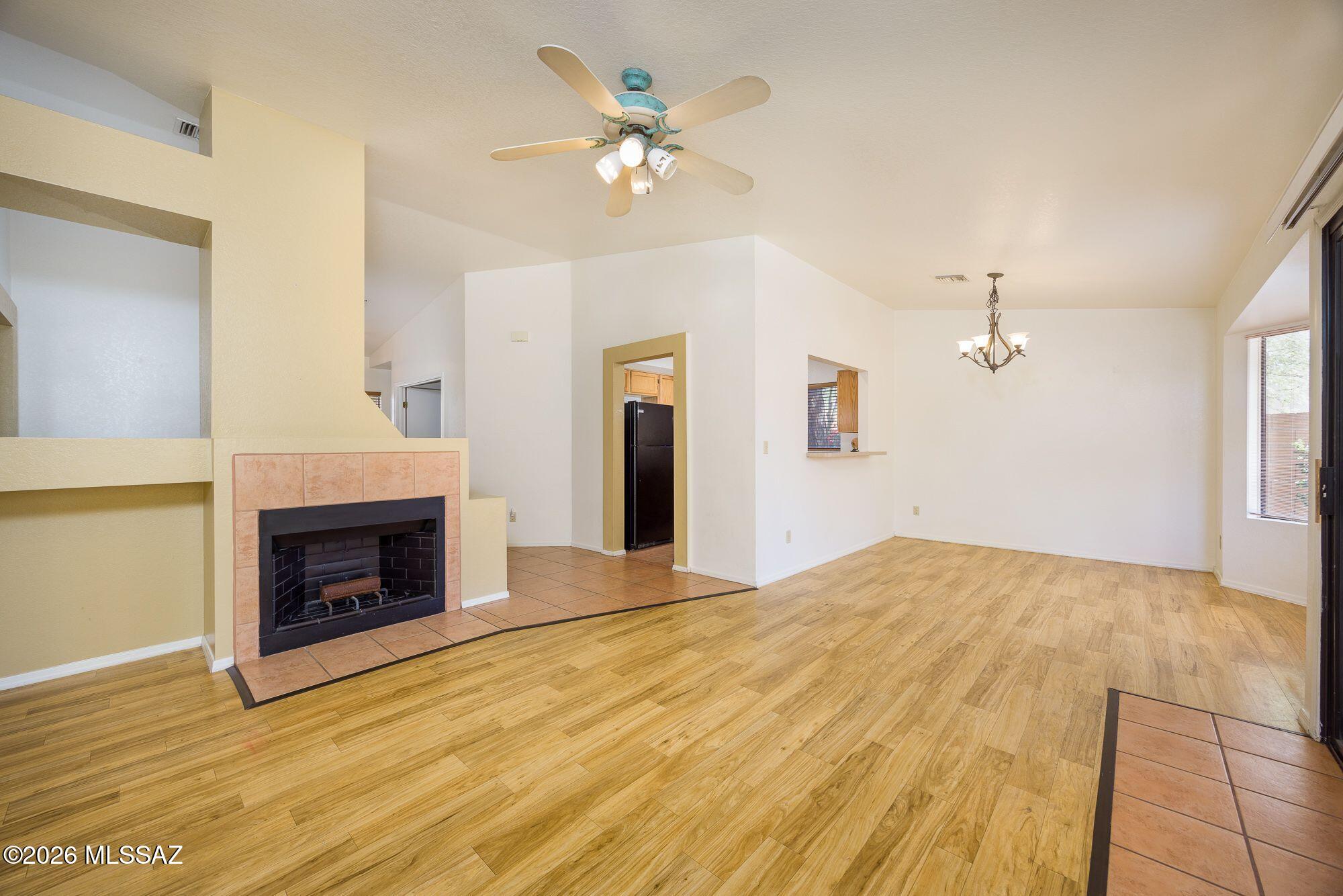 Country Club(1-221) - Residential