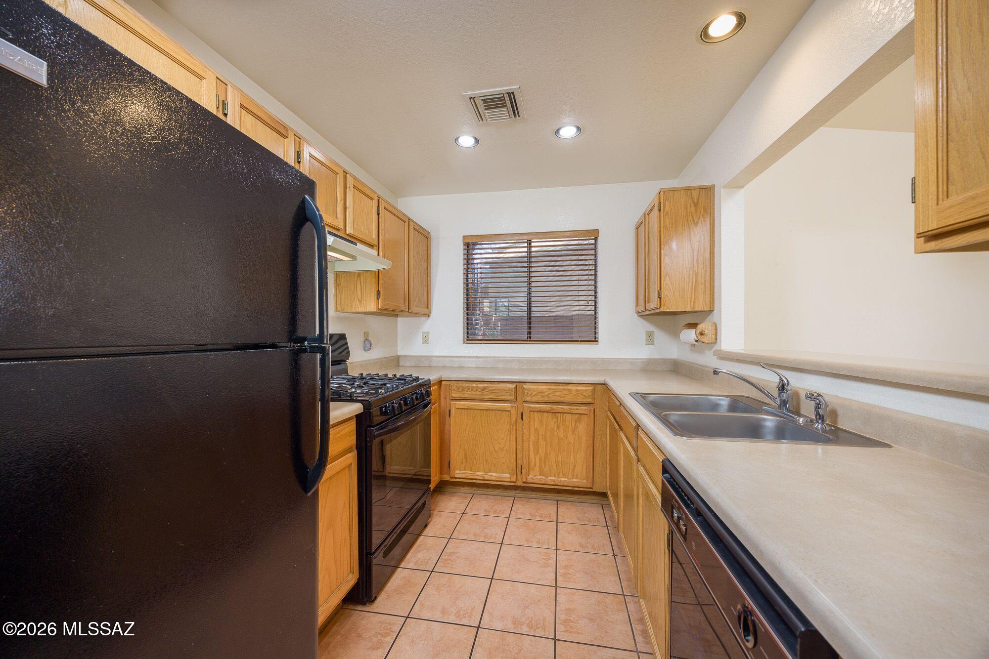 Country Club(1-221) - Residential