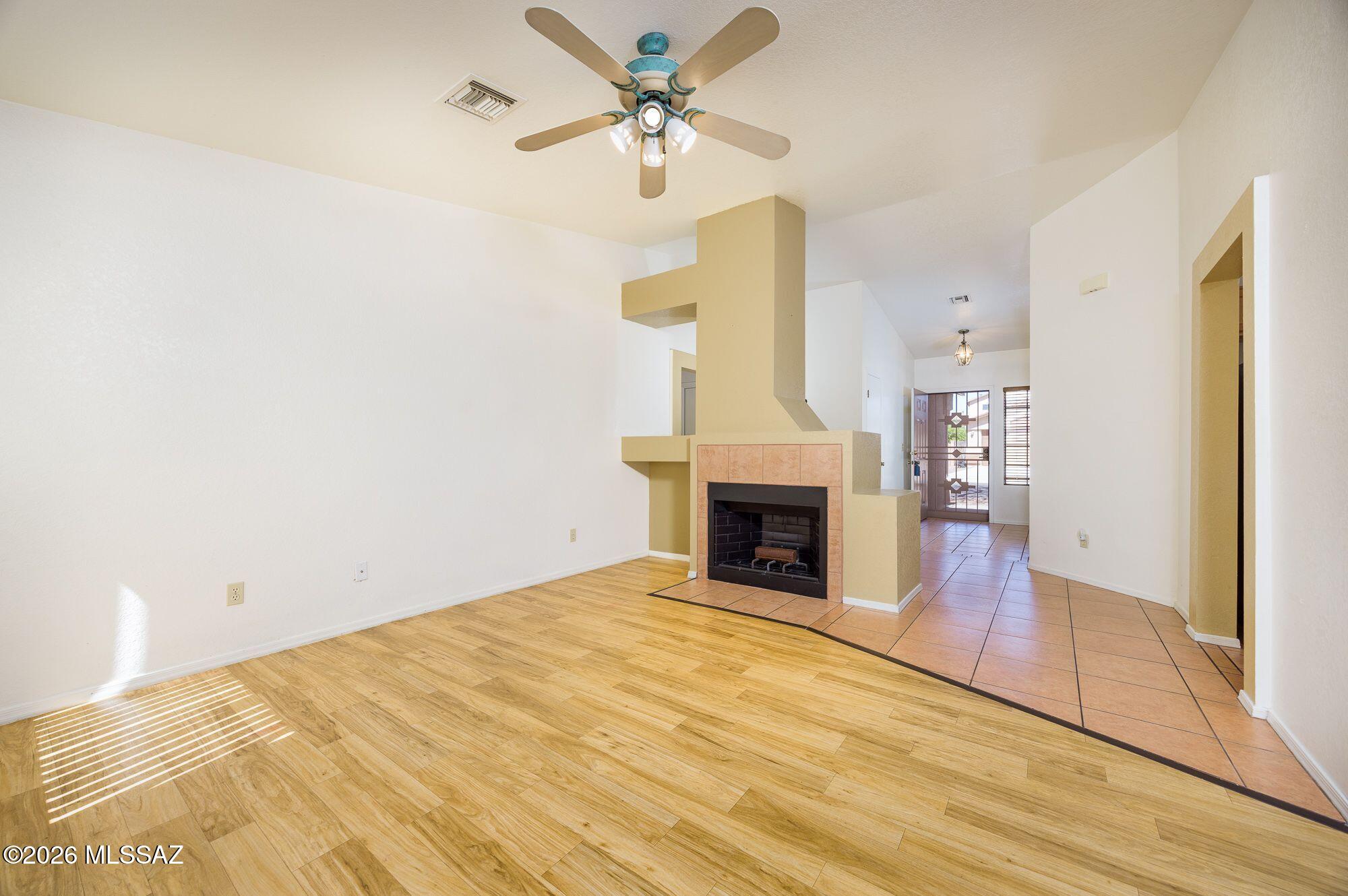 Country Club(1-221) - Residential