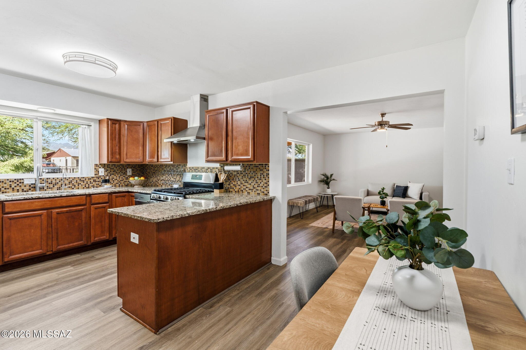 Country Club Manor - Residential