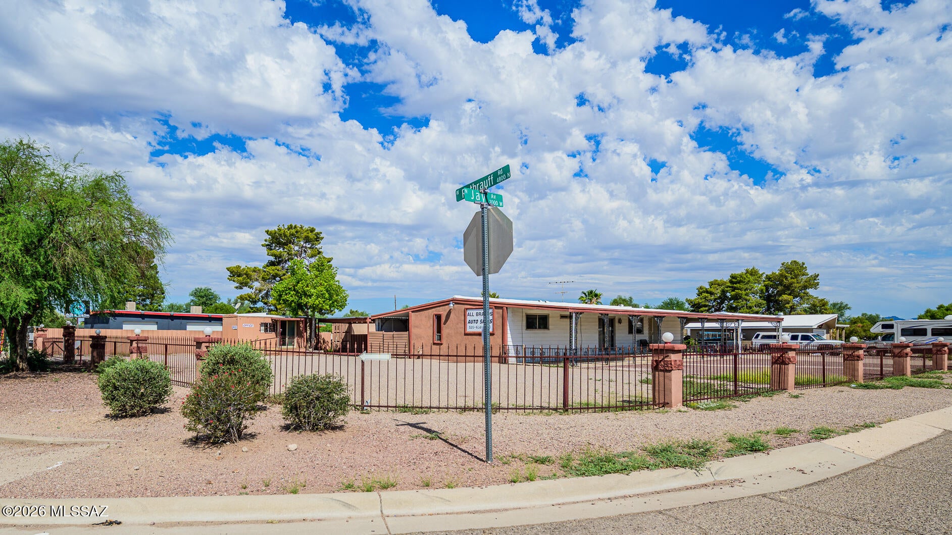 Cholla Manor (1-86) - Residential