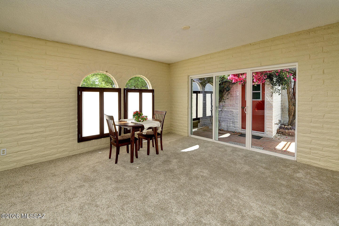 Las Lomitas (1) - Residential