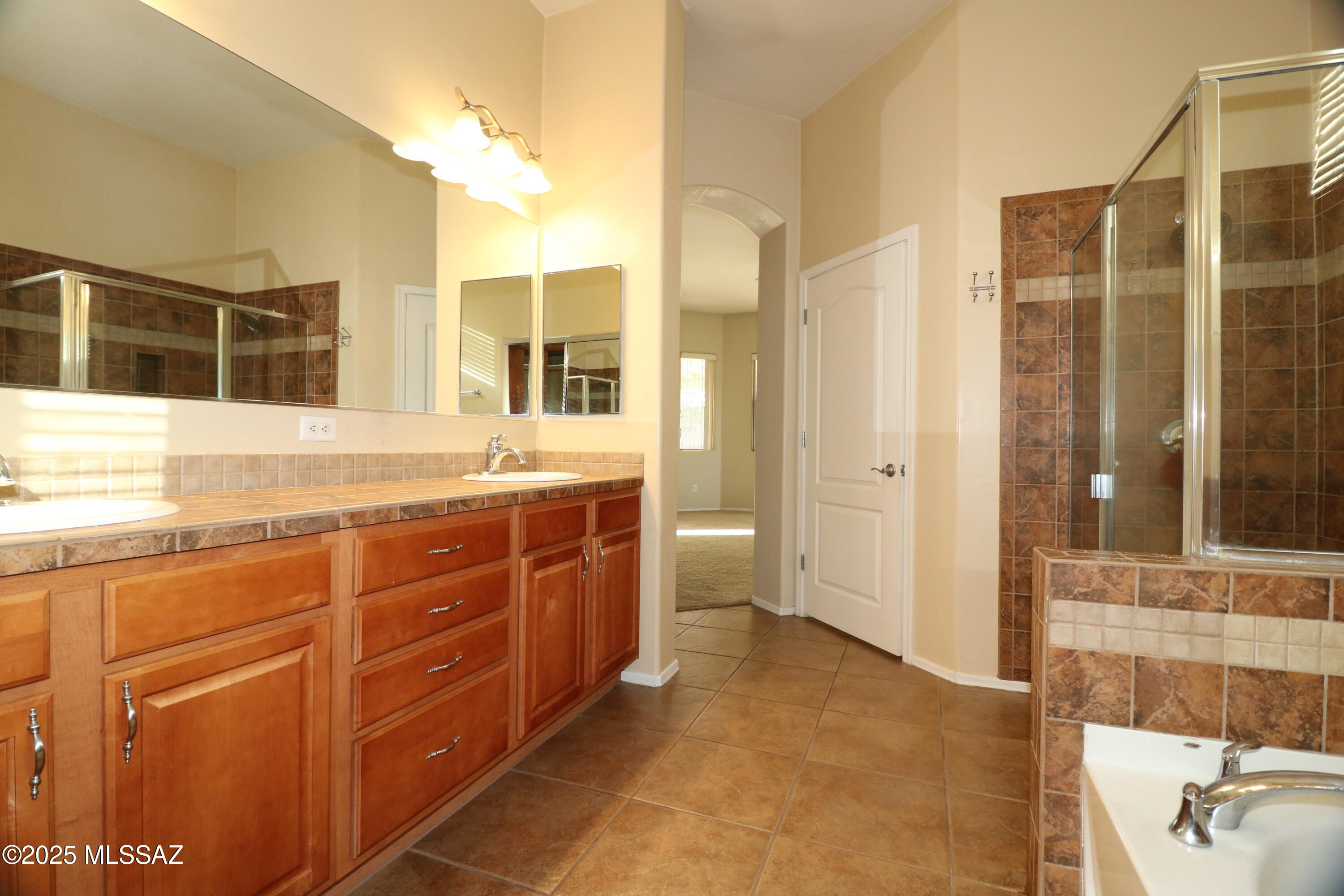 Continental Reserve Blk. 10 (1-69) - Residential