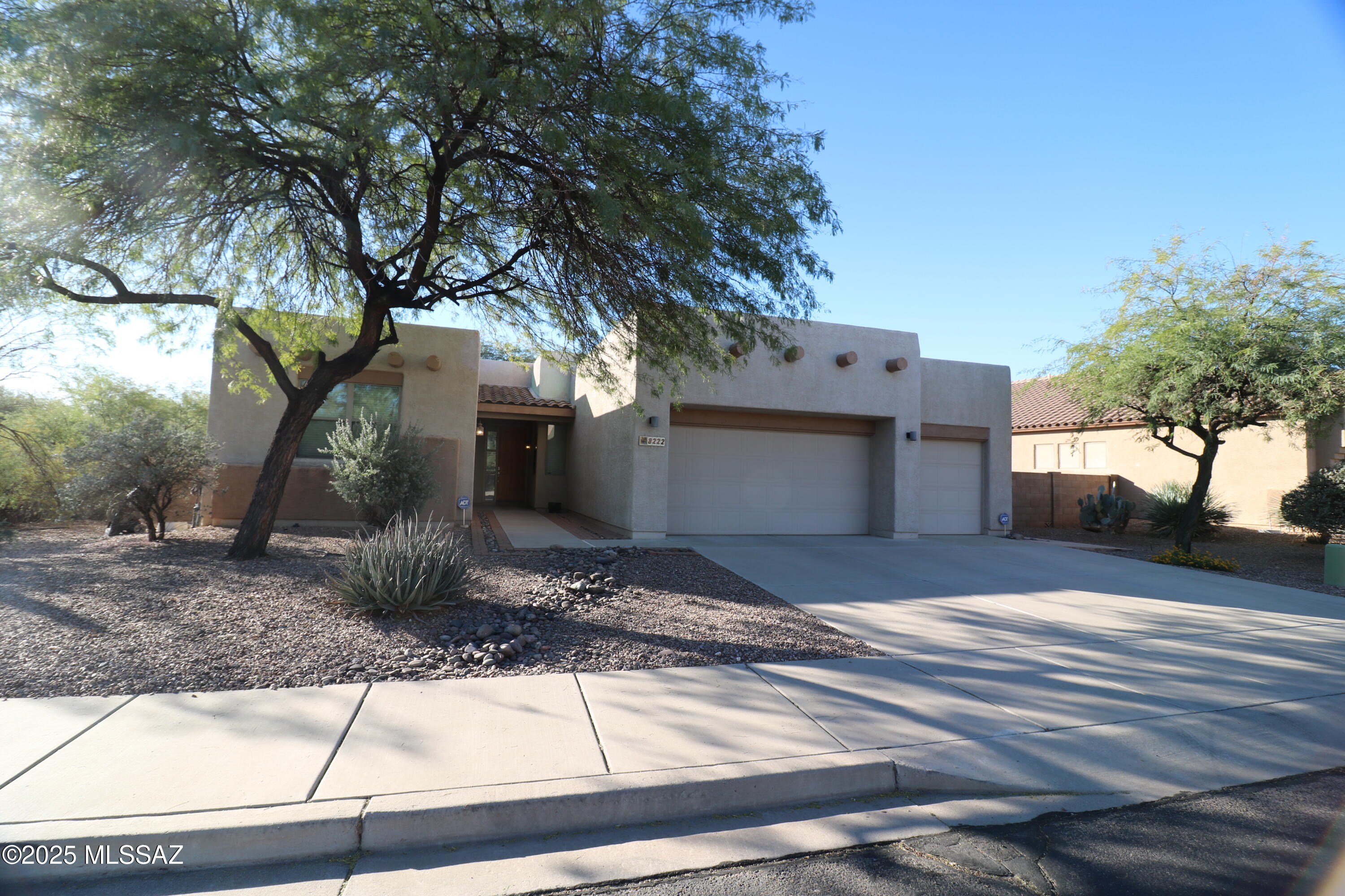 Continental Reserve Blk. 10 (1-69) - Residential