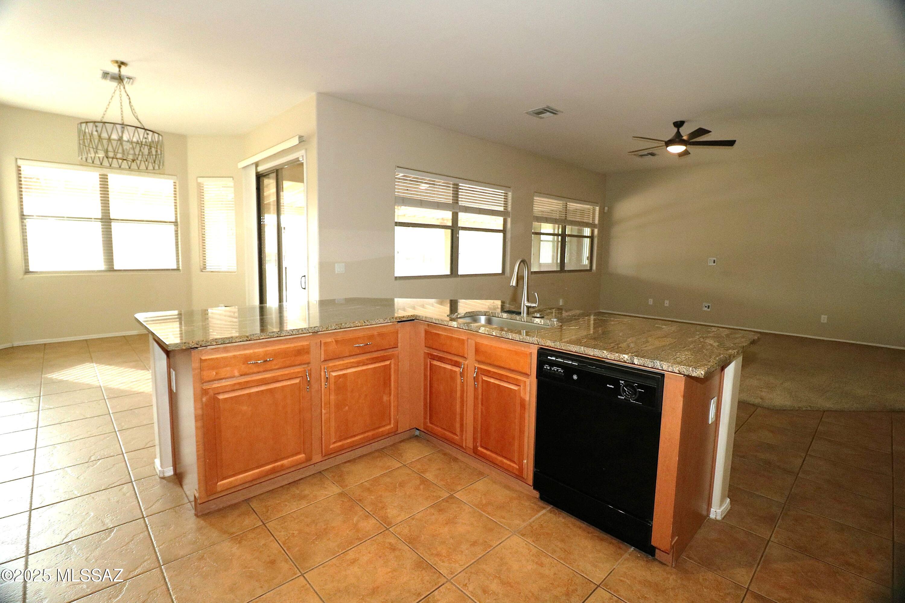 Continental Reserve Blk. 10 (1-69) - Residential