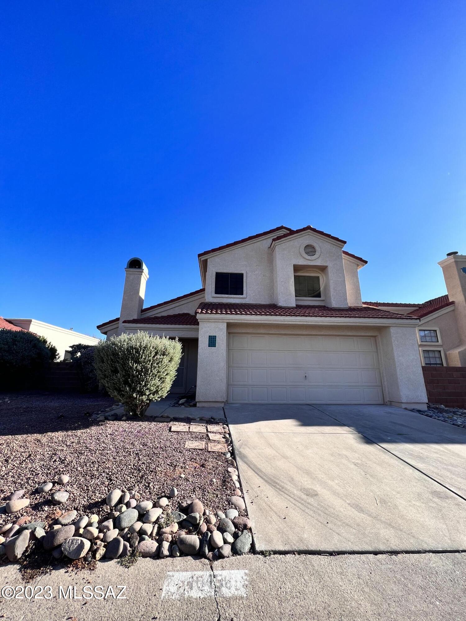Central Oro Valley location, this 3bdr/2.5ba home is minutes to Riverfront Park, shopping, restaurants, hiking, biking and more!
Beautifully remodeled w/new tiles floors, carpet, light fixtures, counters, bathrooms, pavers in the backyard, this home is a Must See!
Downstairs features wood burning fireplace in the living room, dining room w/chandelier, kitchen w/granite counters, cherry cabinets and new stainless steel appliances. There is also a 1/2 bath and under the stairs storage.
Primary bedroom has new walk-in shower, dual granite vanity, light fixture and mirrors.
Community pool, two car garage, fenced backyard w/pavers. Tenant occupied until 04/30/2026