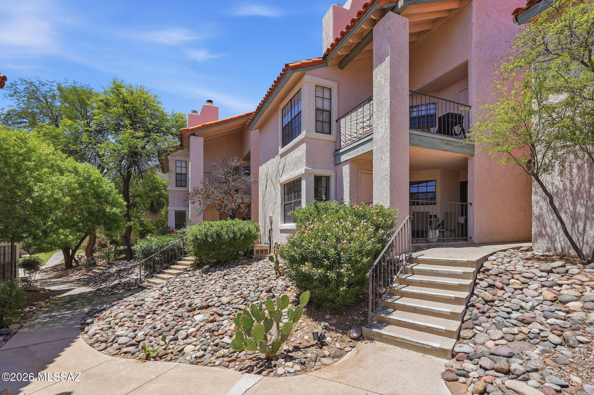Experience effortless living in the heart of the Catalina Foothills at Tierra Catalina. This 1-bedroom, 1-bath condo offers a simple, low-maintenance lifestyle ideal for full-time residents, seasonal owners, or entrepreneurs on the go.
With its prime Foothills location, you're just minutes from dining, shopping, and outdoor trails--making it easy to enjoy everything Tucson has to offer. Whether you're looking for a lock-and-leave home or an income-producing property, this condo delivers both convenience and versatility.
