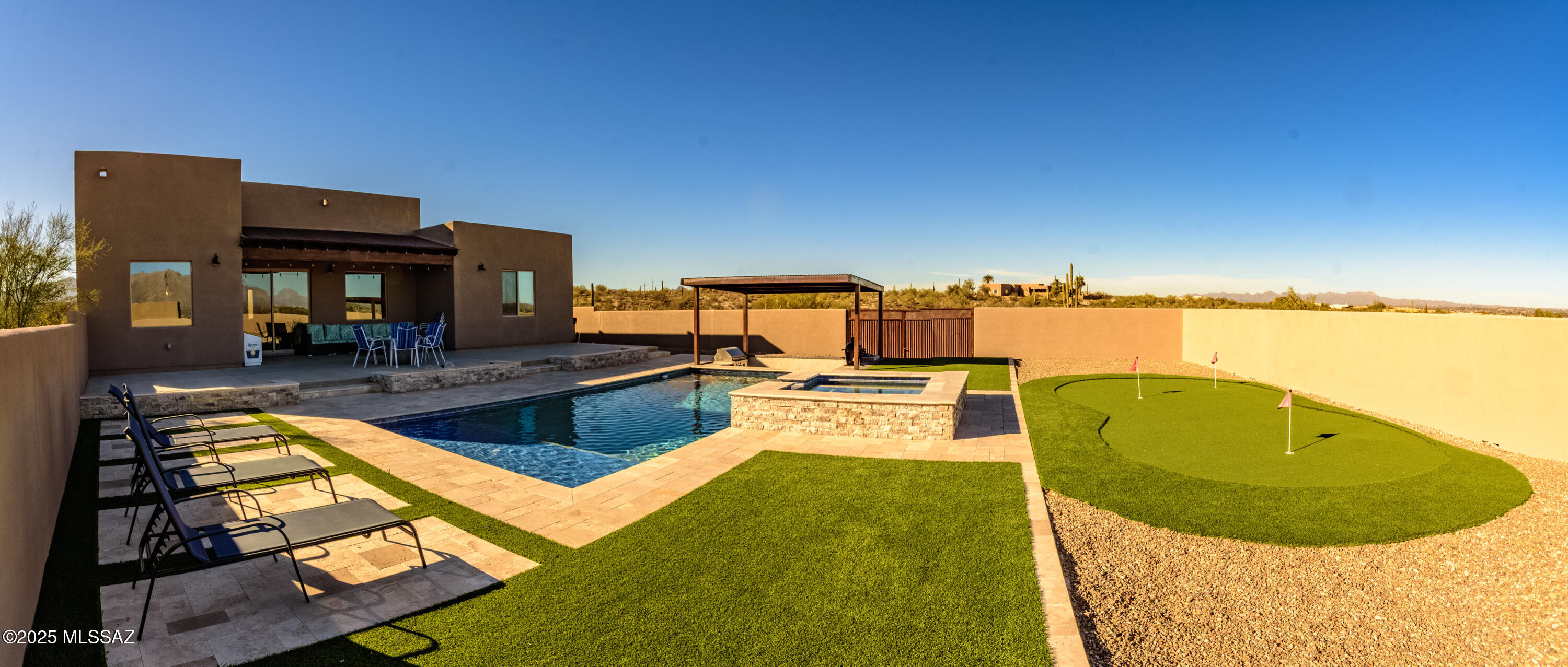 Las Rocas - Residential