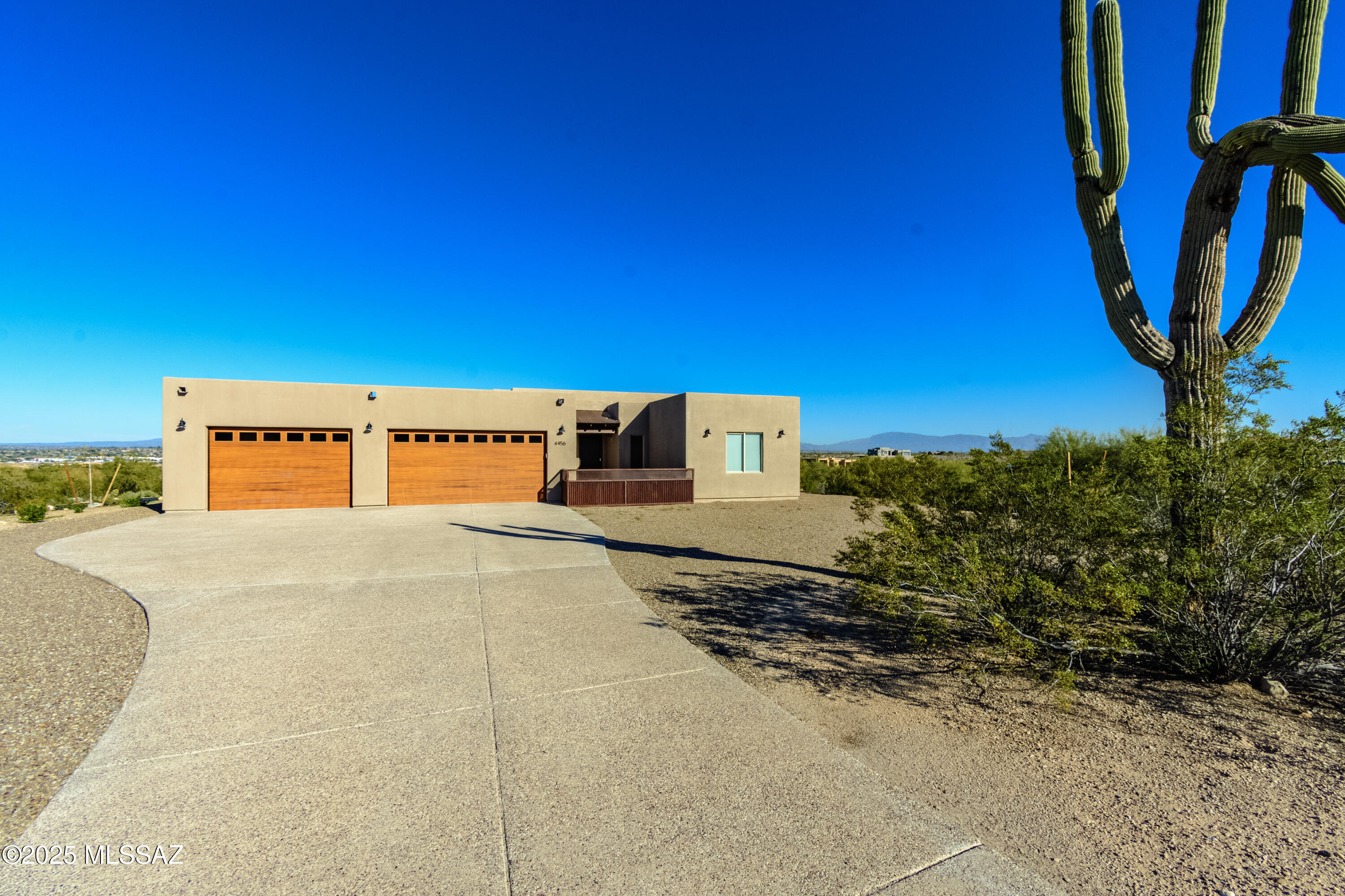 Las Rocas - Residential