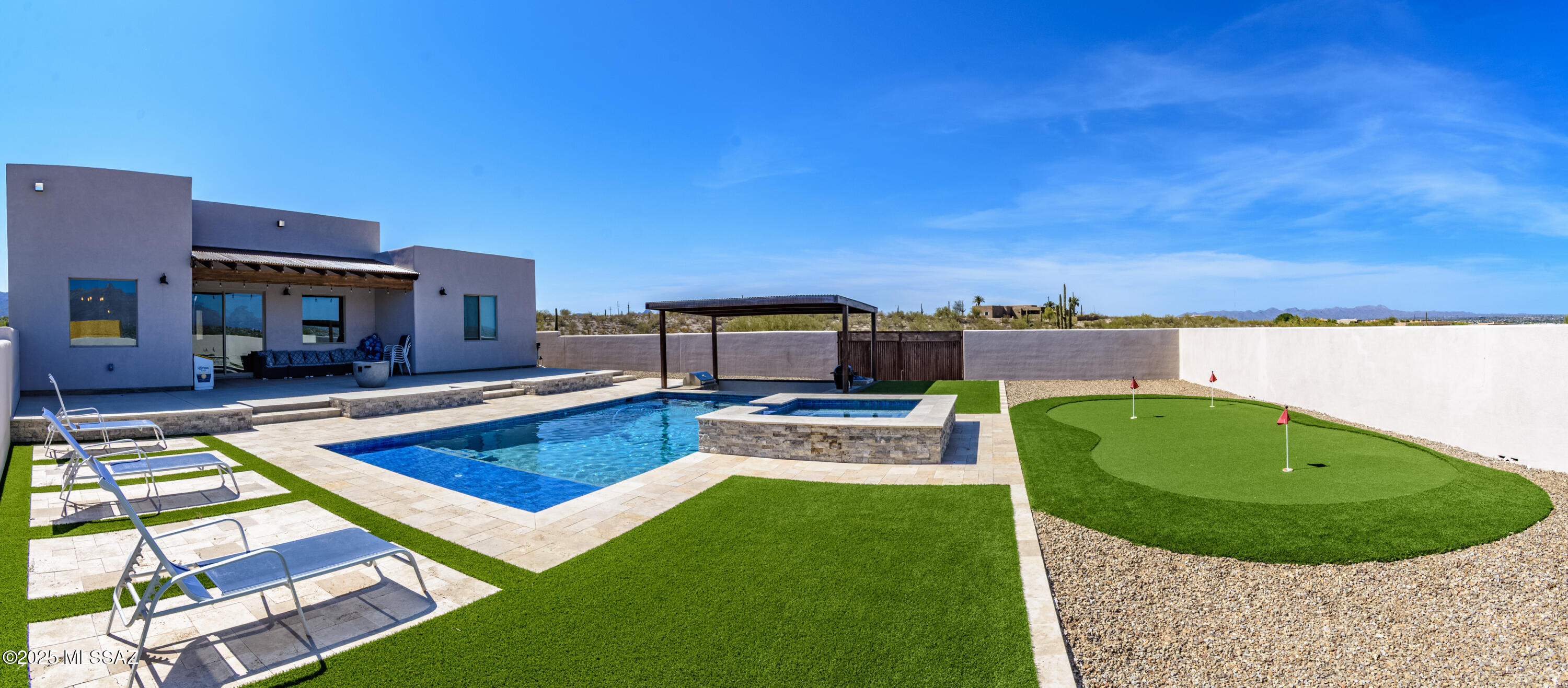 Las Rocas - Residential