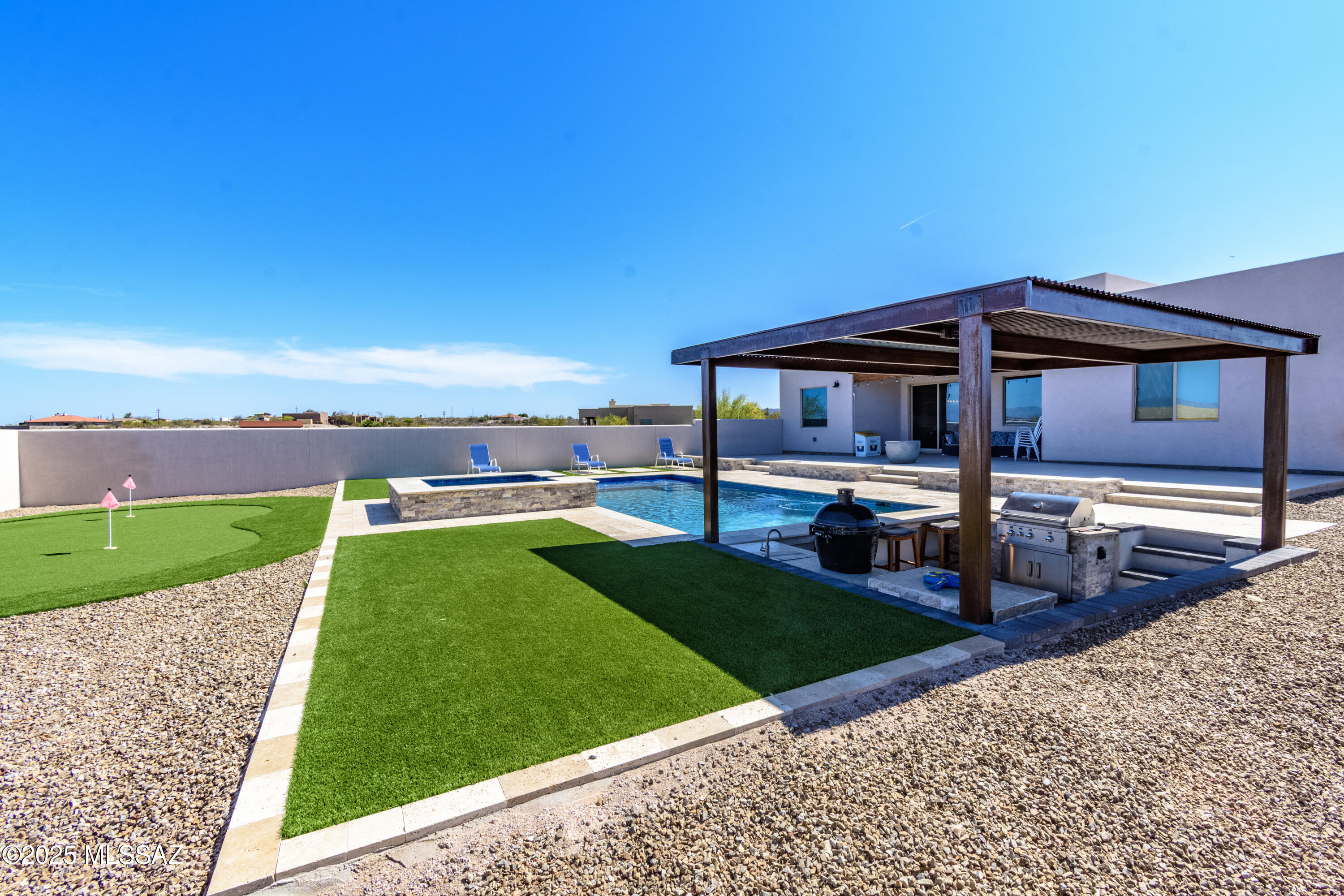 Las Rocas - Residential