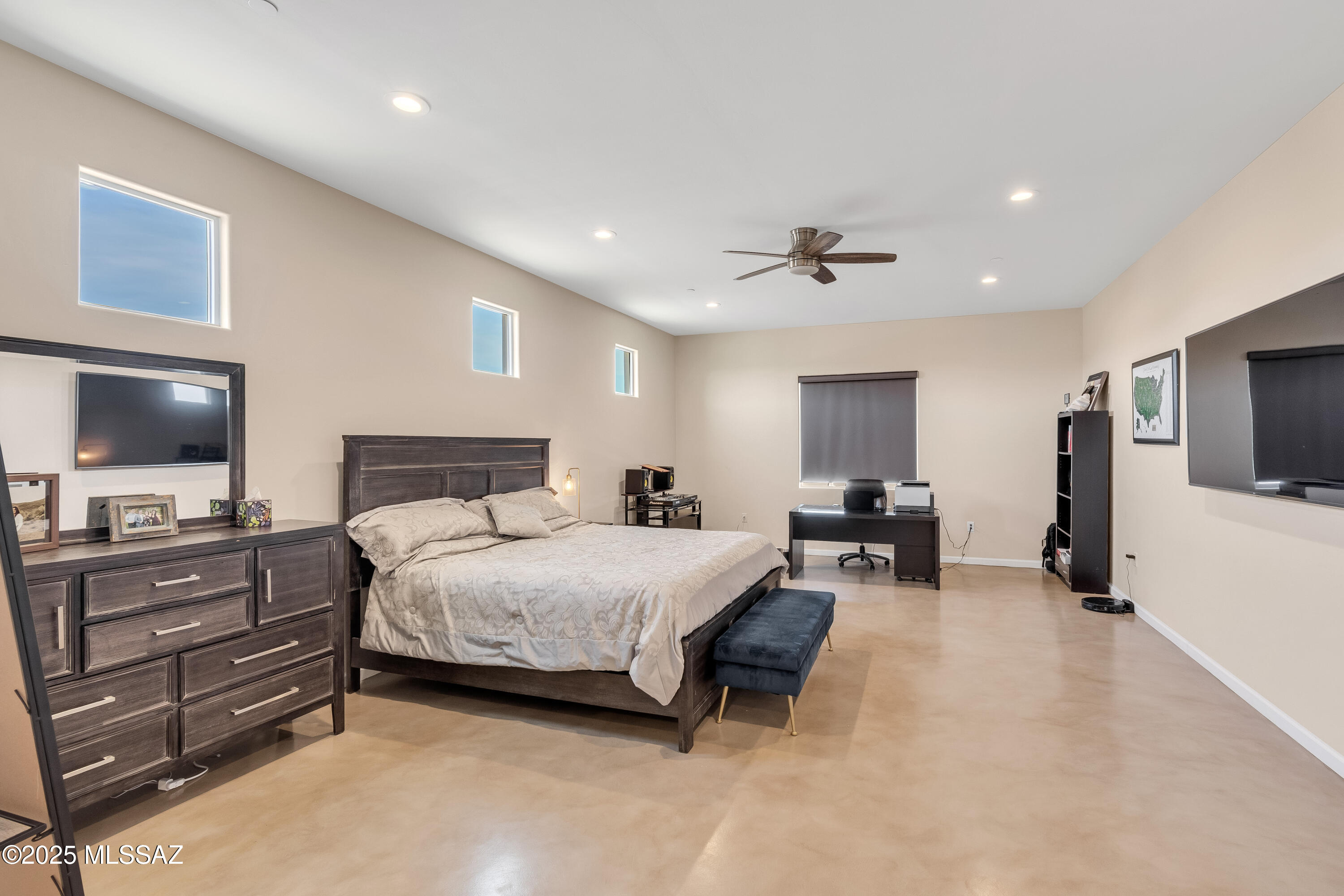 Las Rocas - Residential
