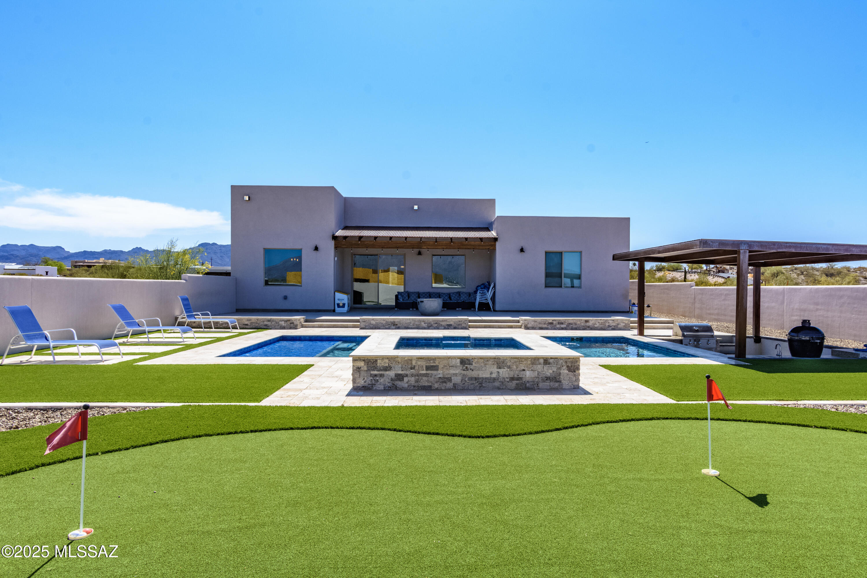Las Rocas - Residential