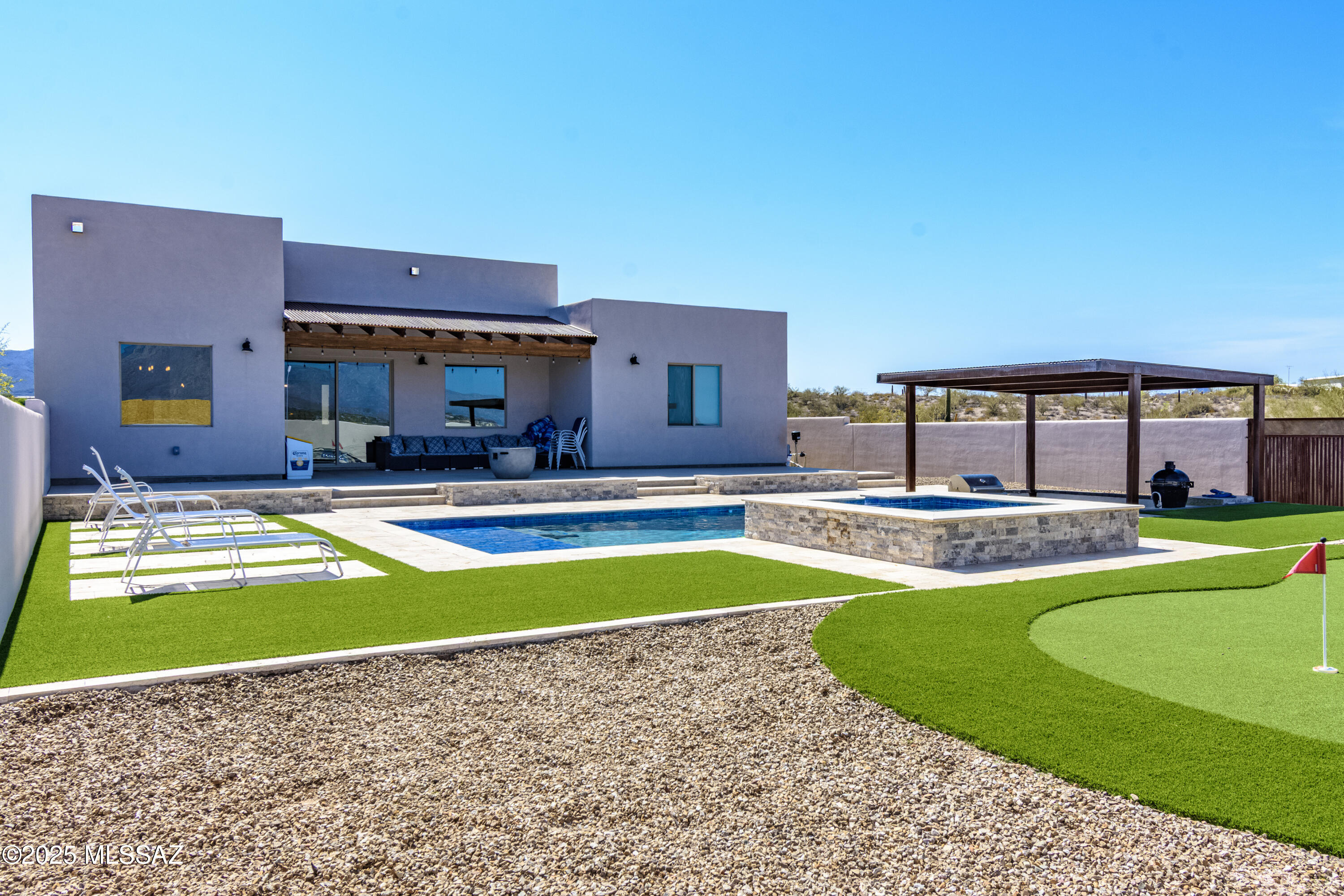 Las Rocas - Residential